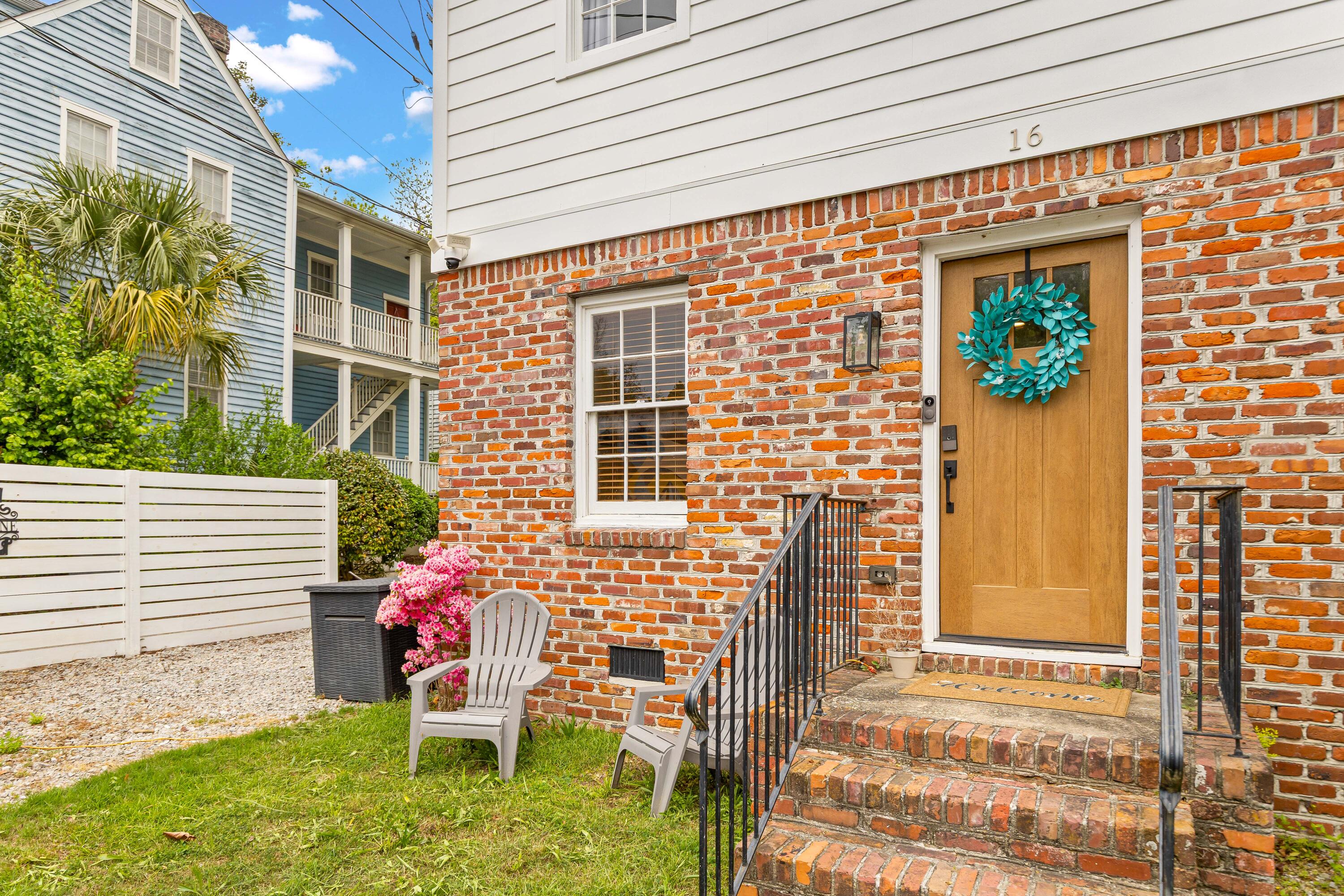 16 Amherst Street