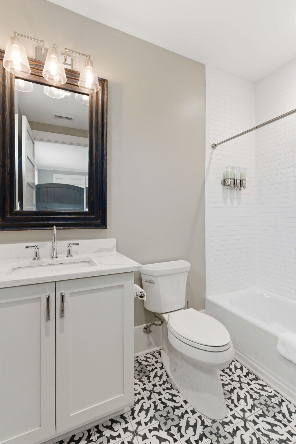 517 Carolina Boulevard