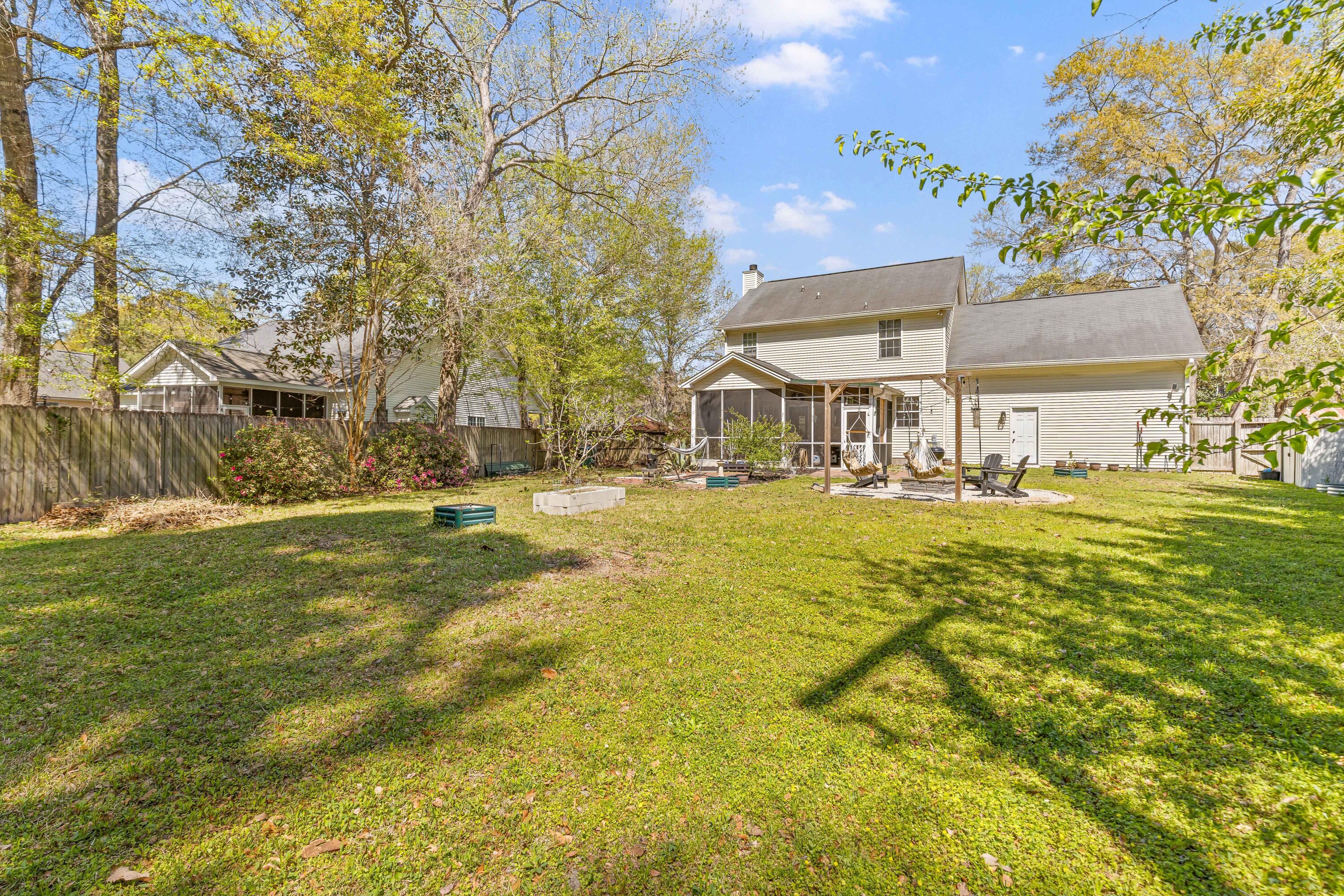 800 Essex Drive