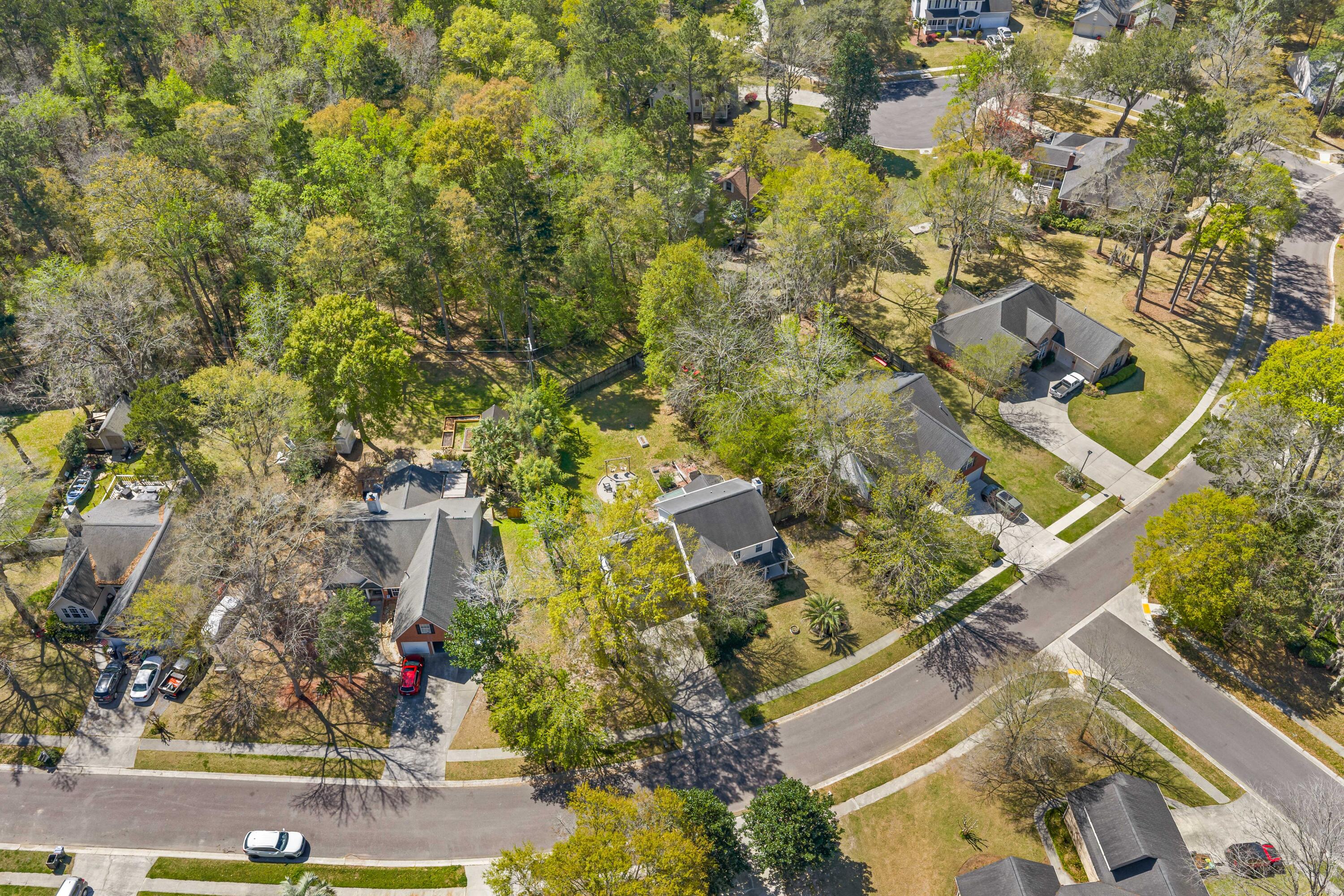 800 Essex Drive