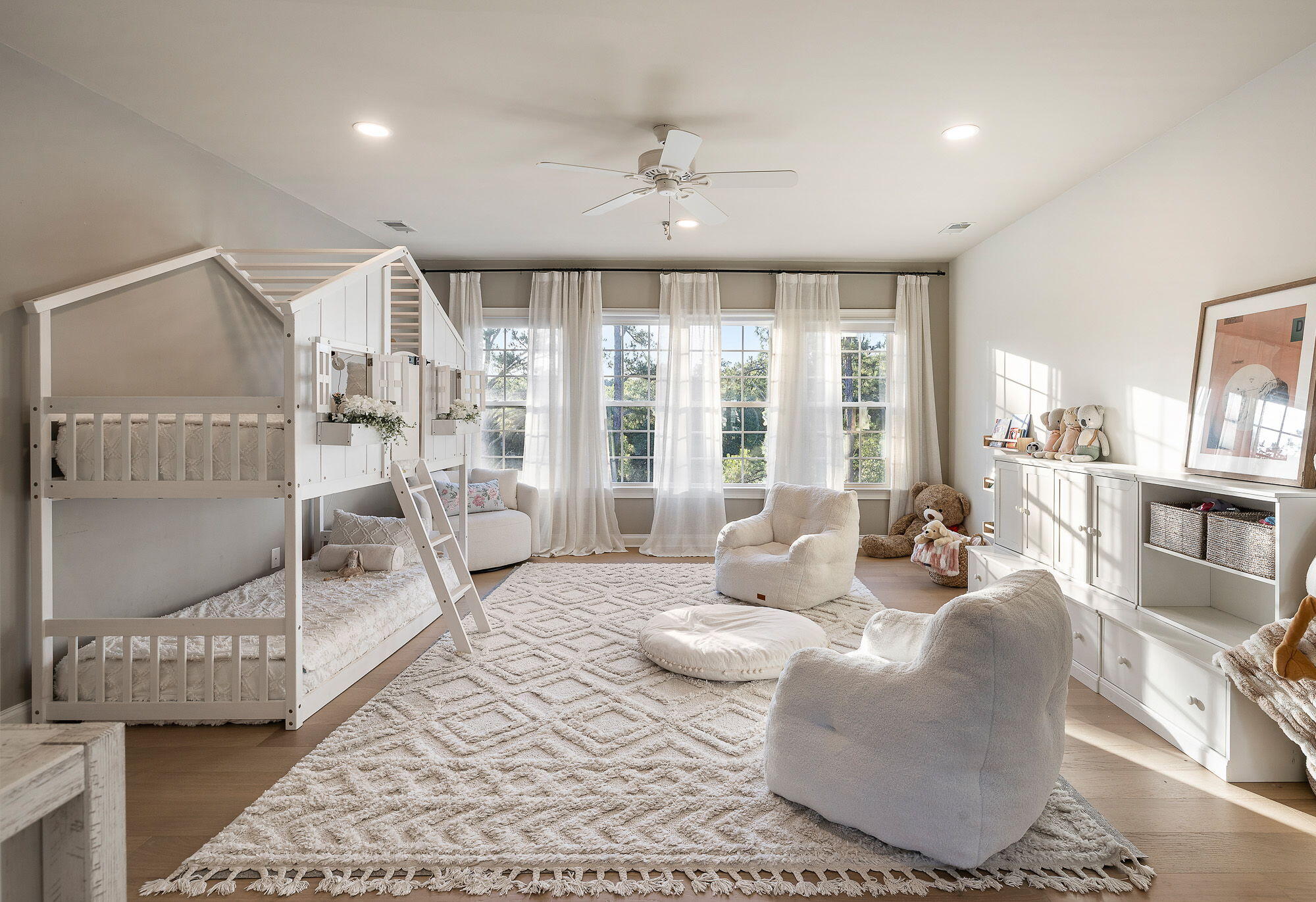 4882 Sound View Drive
