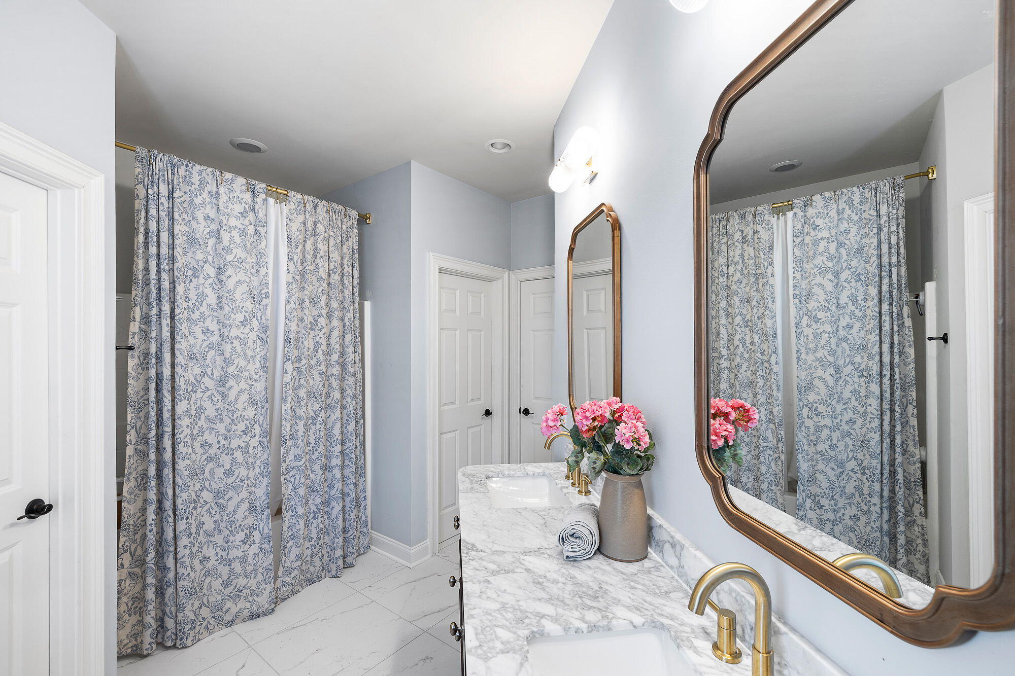 4882 Sound View Drive