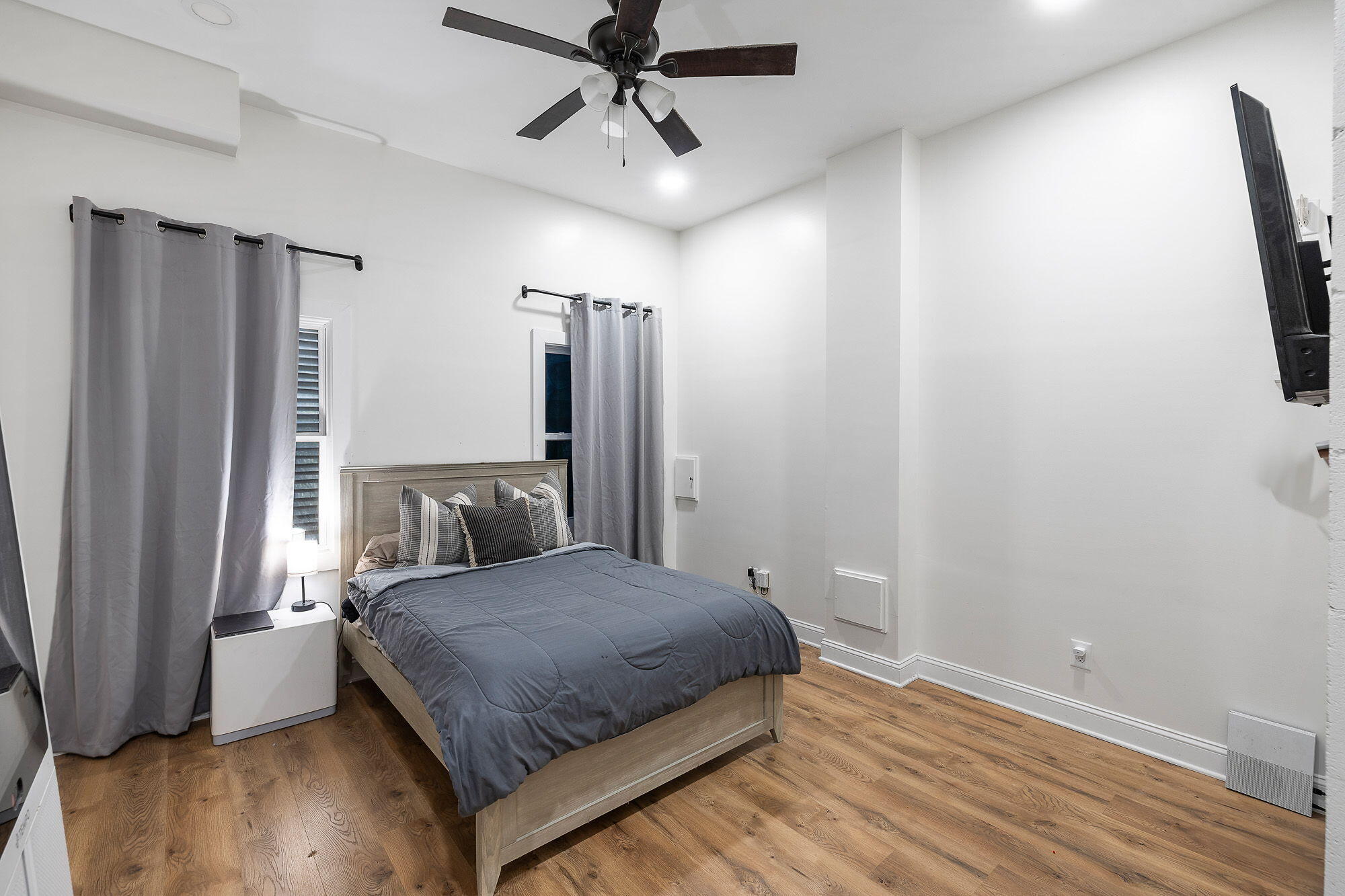 4882 Sound View Drive