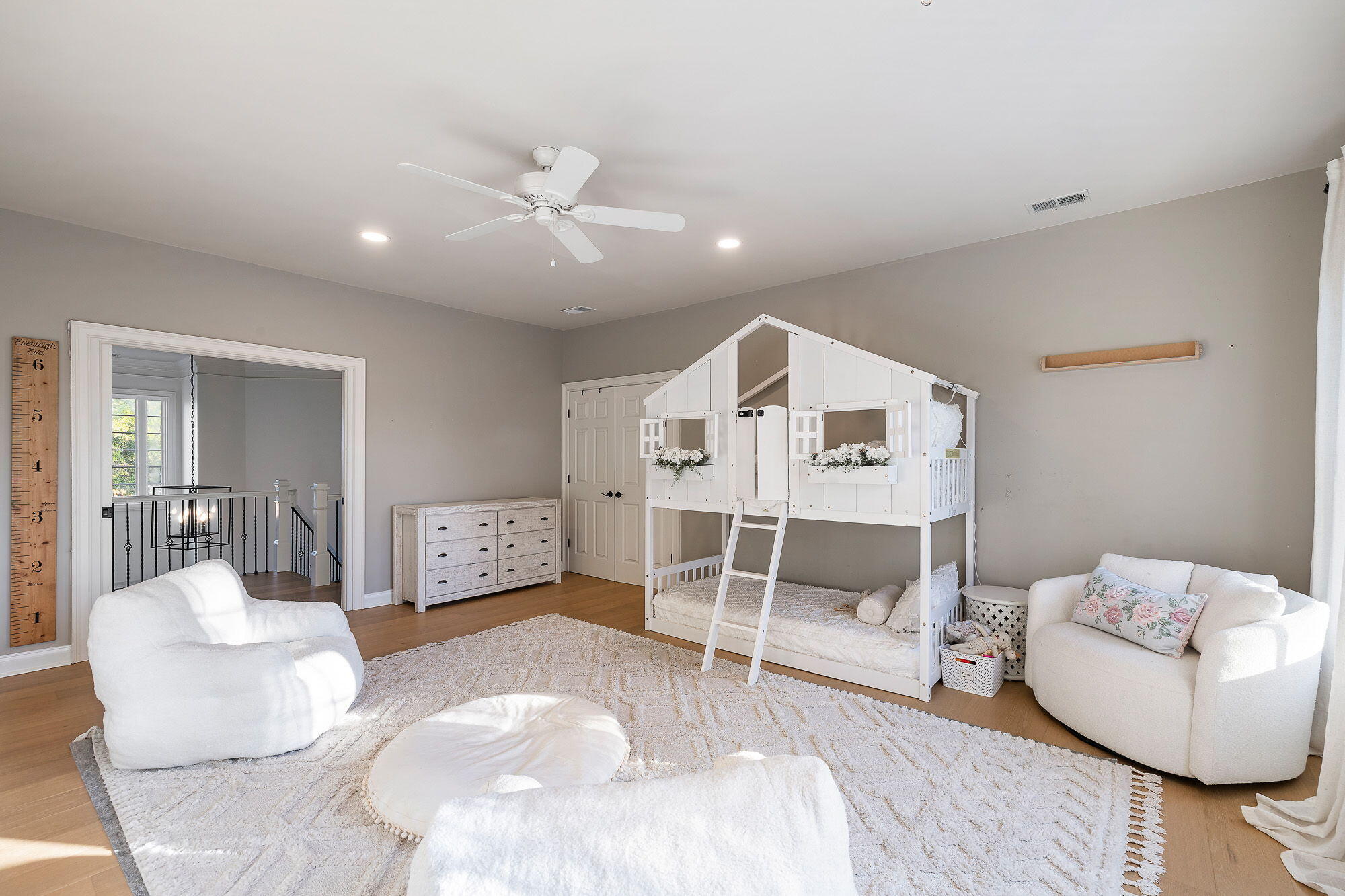 4882 Sound View Drive