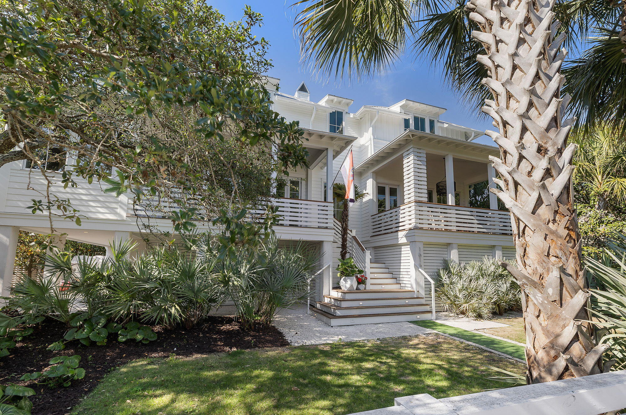 1616 Poe Avenue
