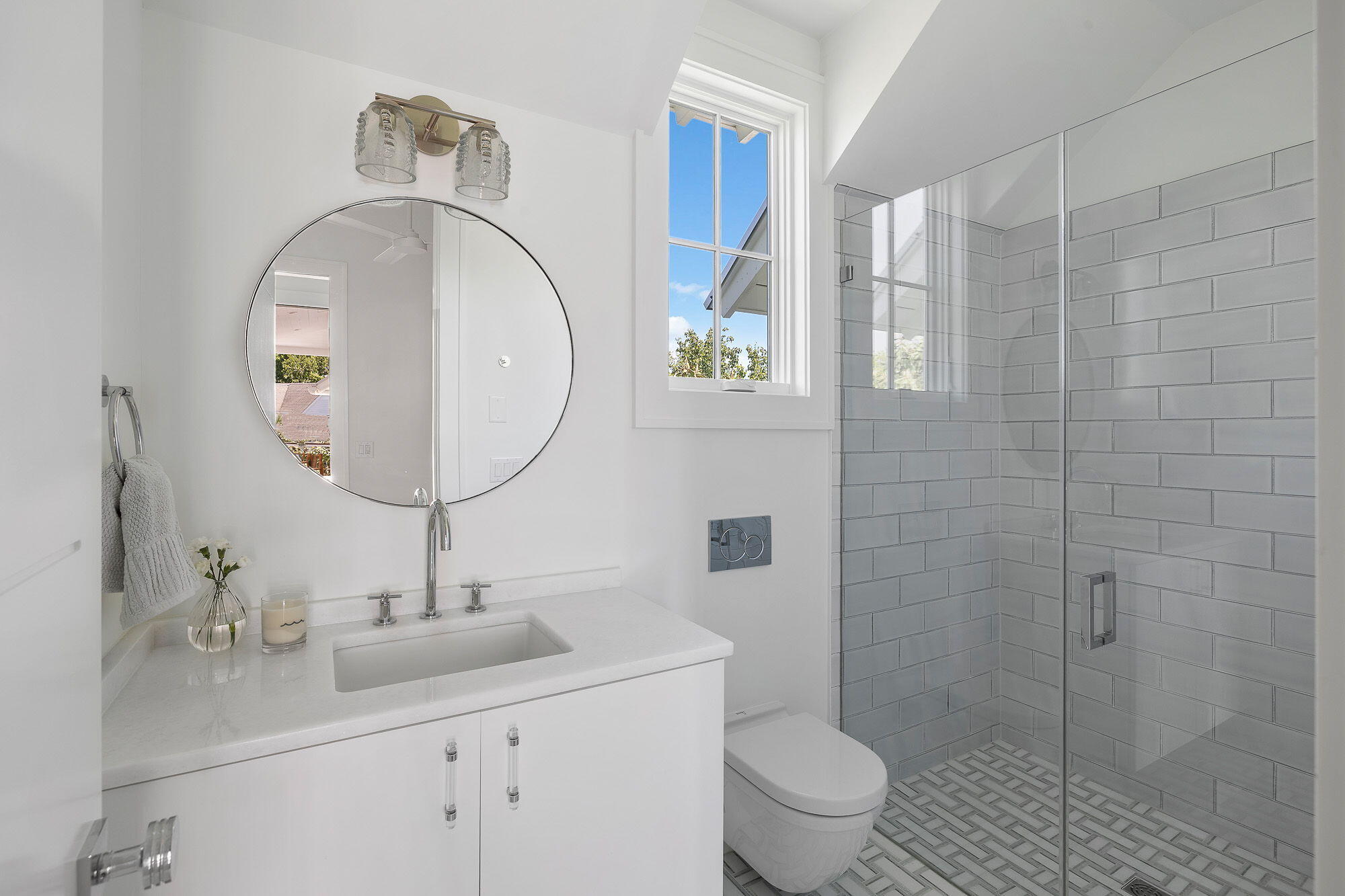 1616 Poe Avenue