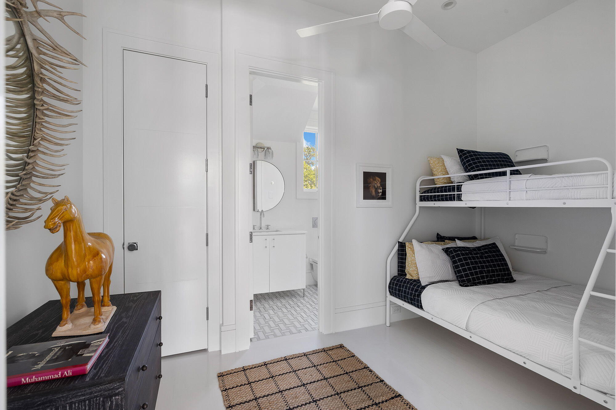 1616 Poe Avenue