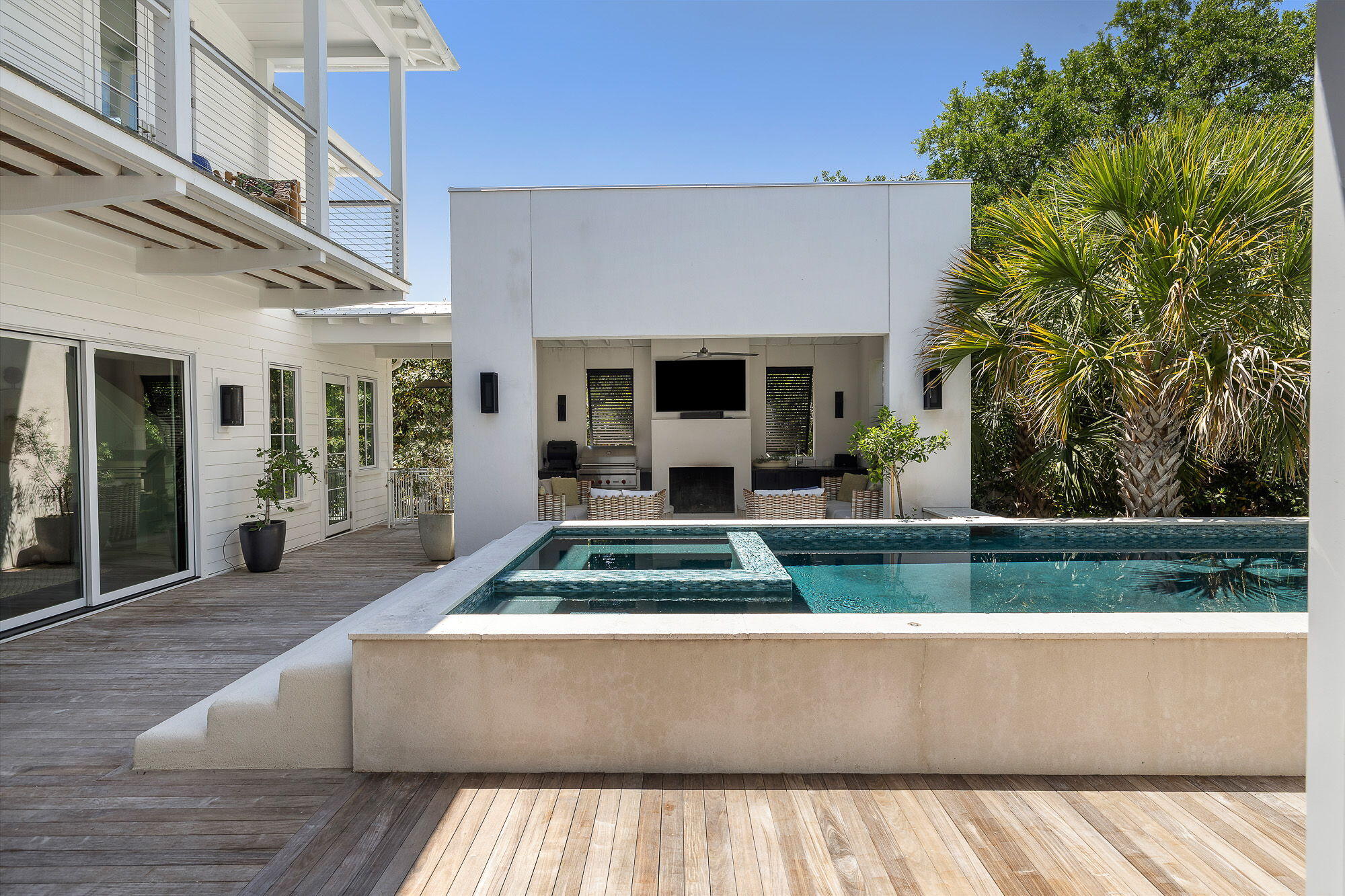 1616 Poe Avenue