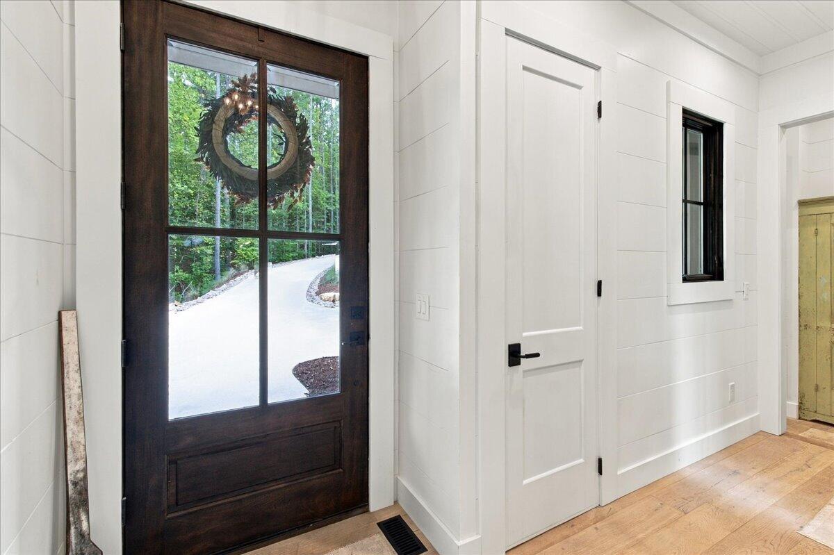 6 Featherstone Court