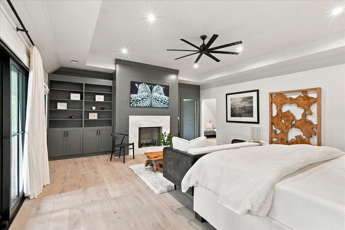 6 Featherstone Court