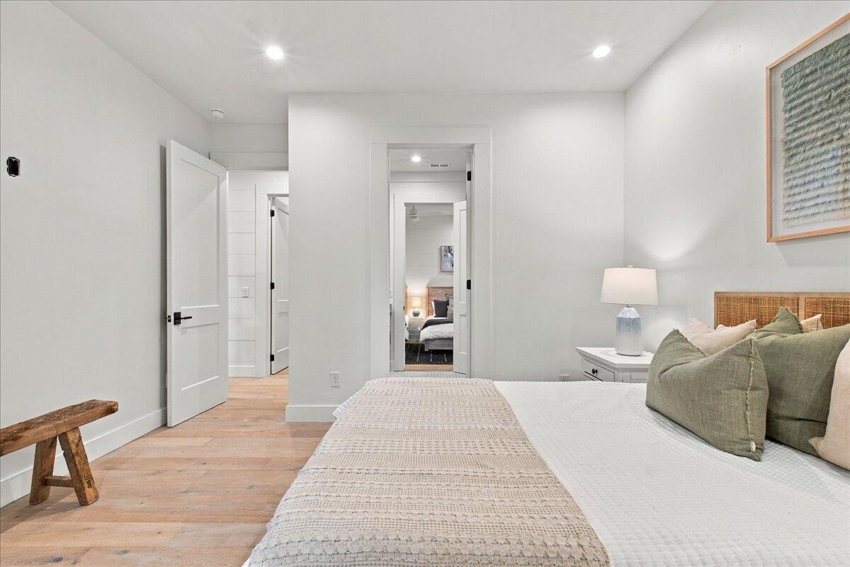 6 Featherstone Court