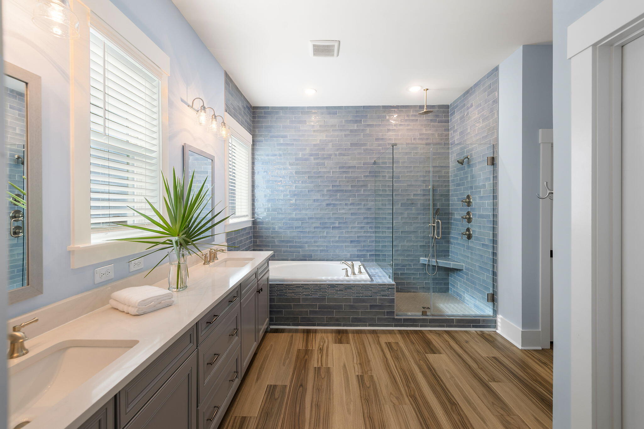 2219 Norwood Oaks Drive