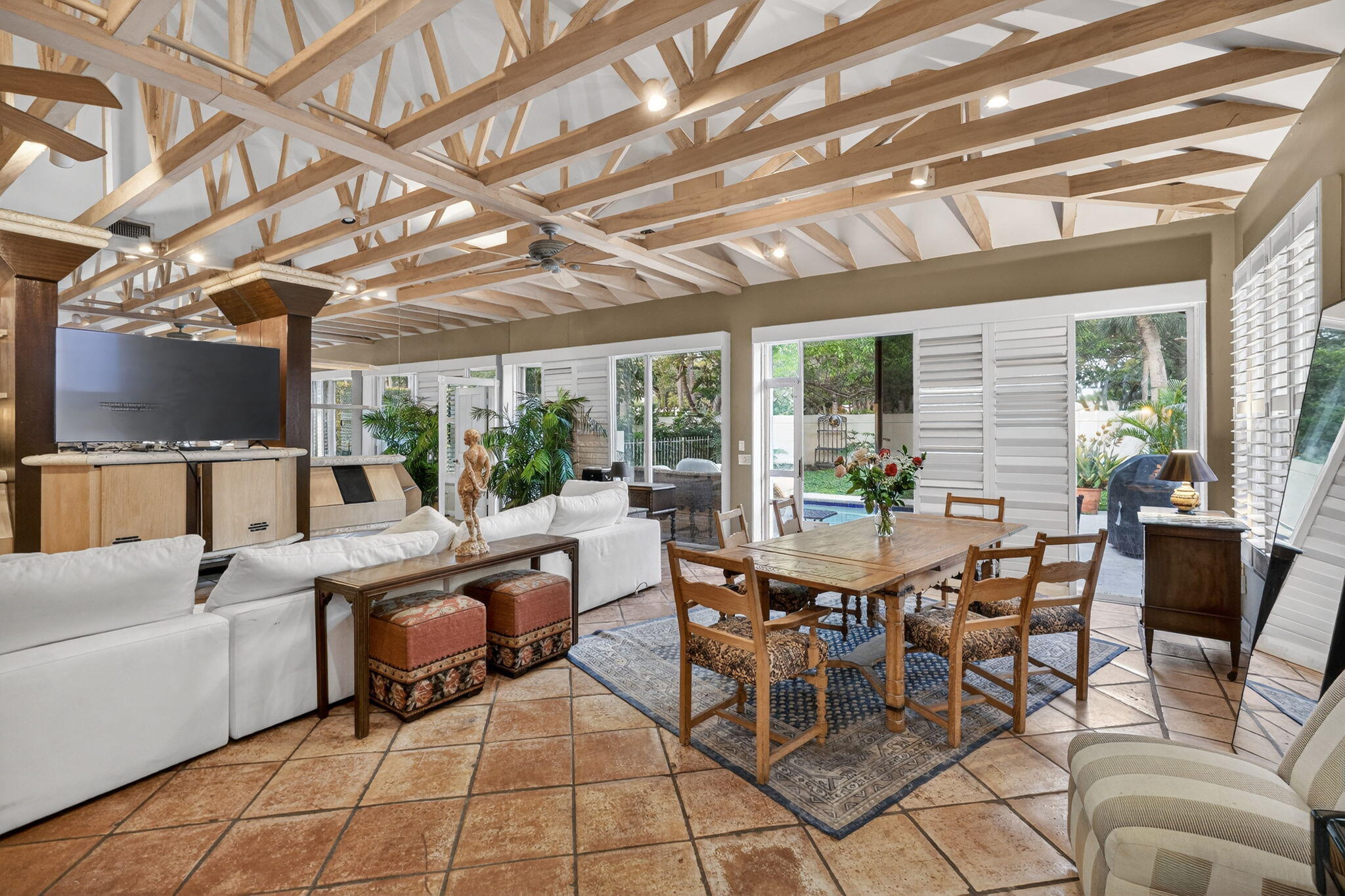 217 E Tall Oaks Circle