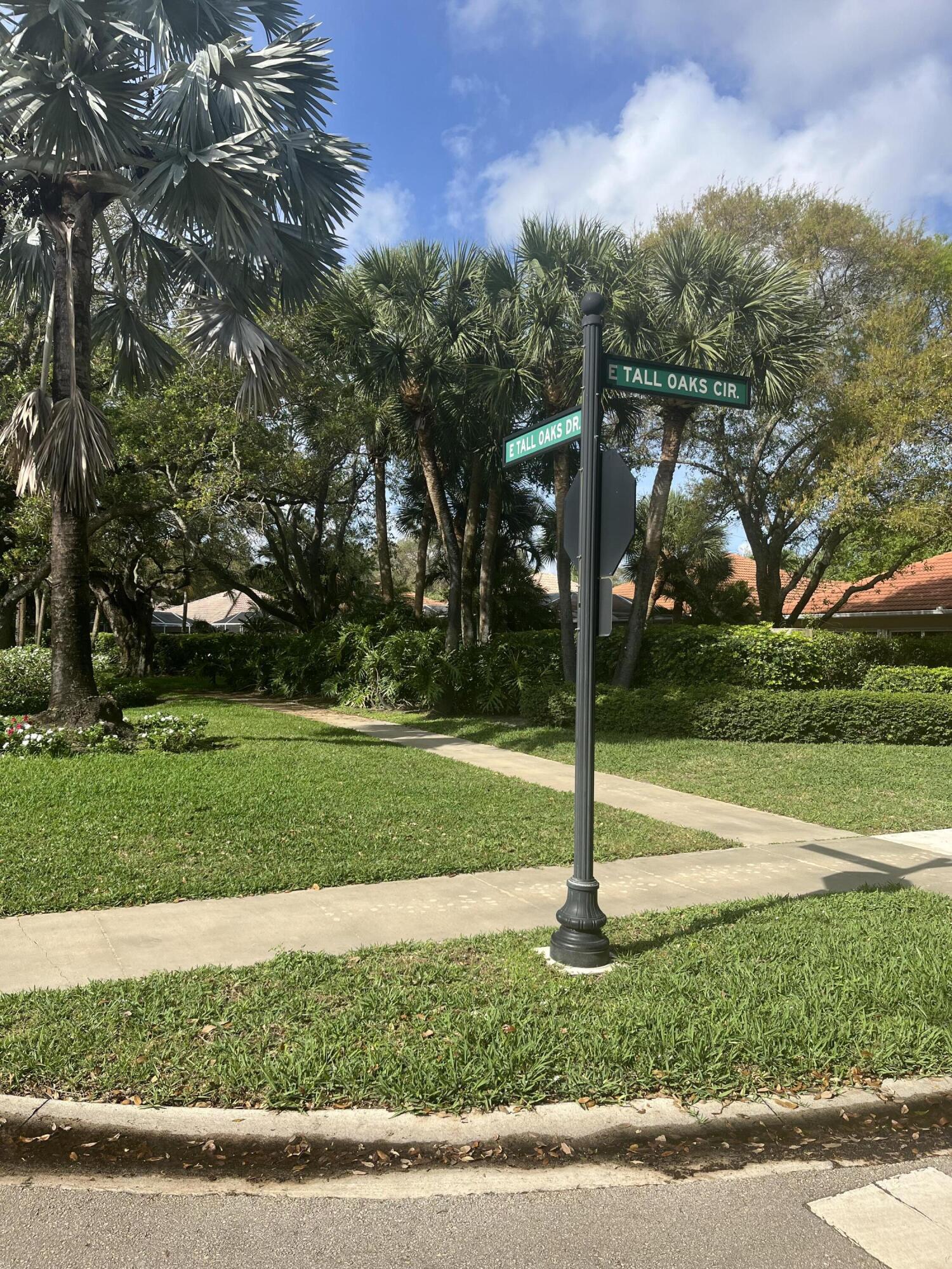 217 E Tall Oaks Circle