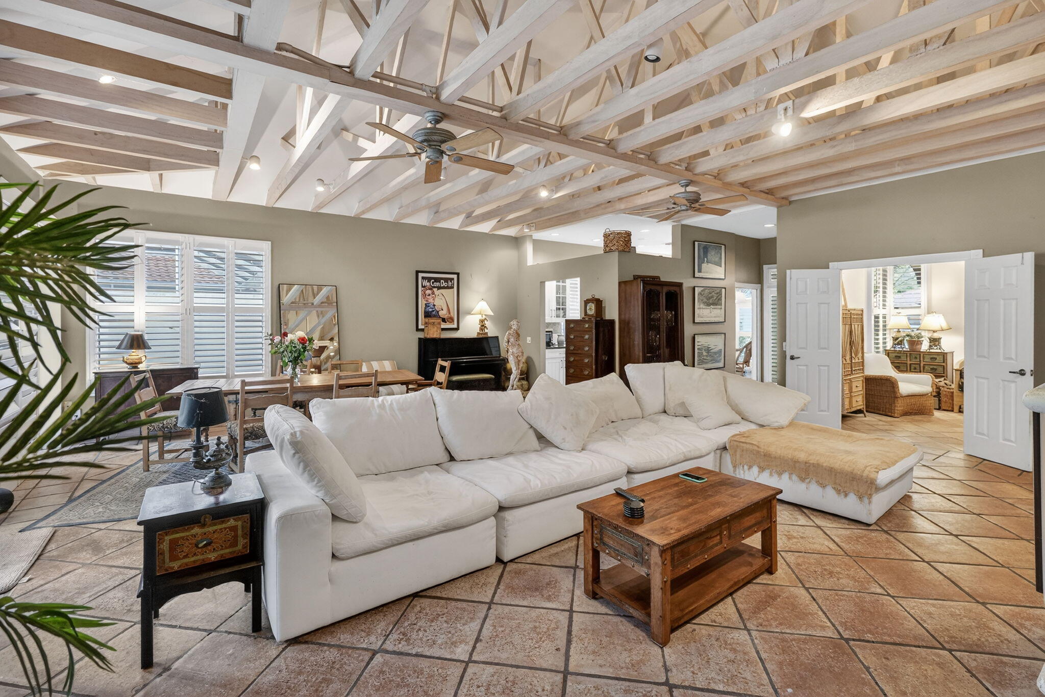 217 E Tall Oaks Circle