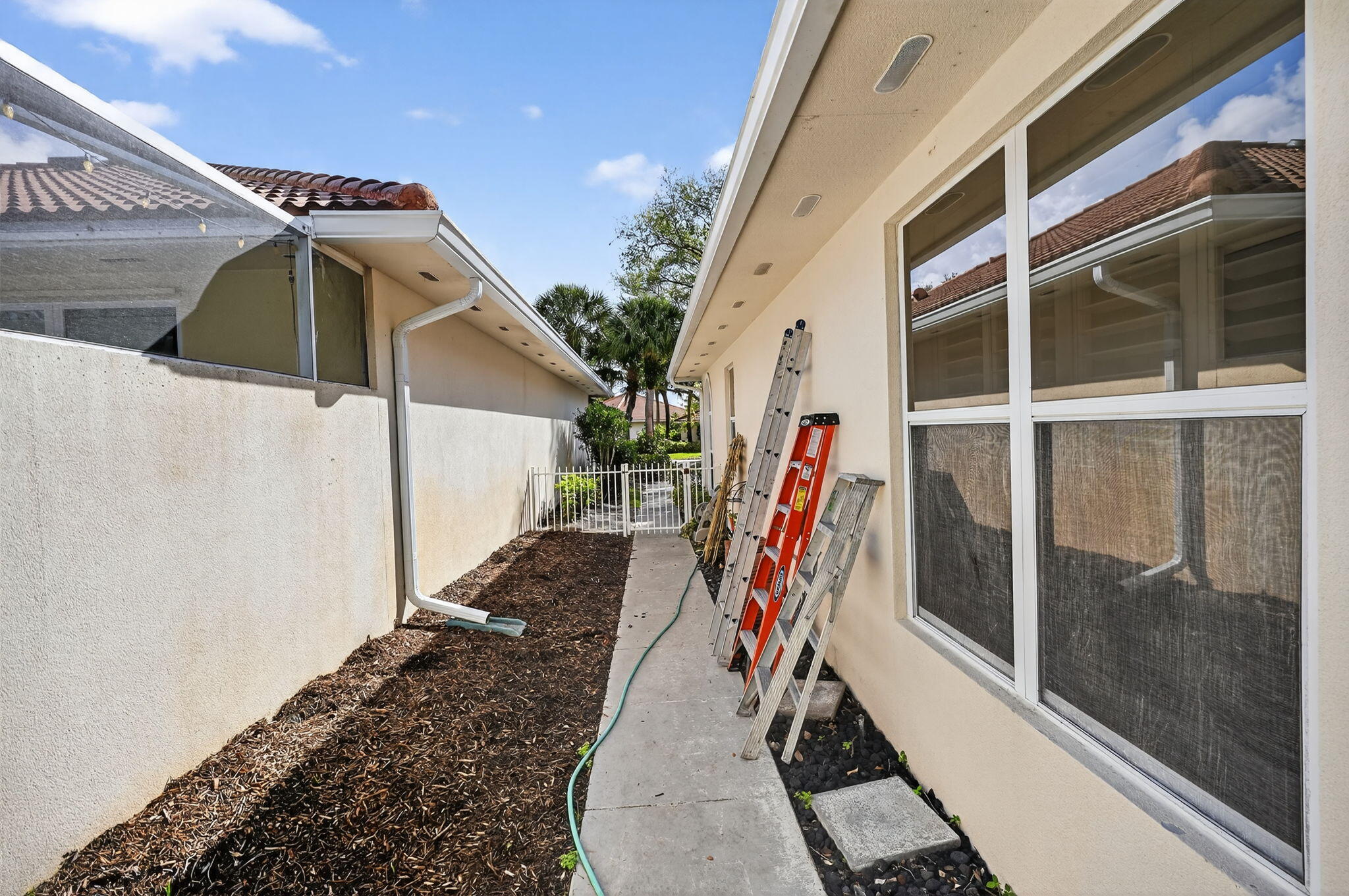 217 E Tall Oaks Circle