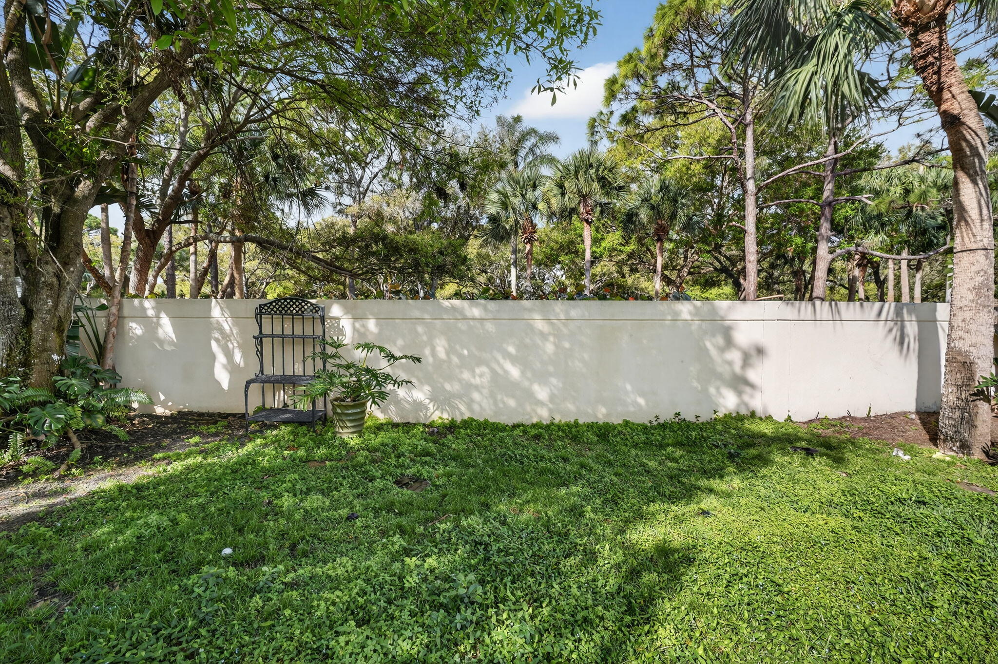 217 E Tall Oaks Circle