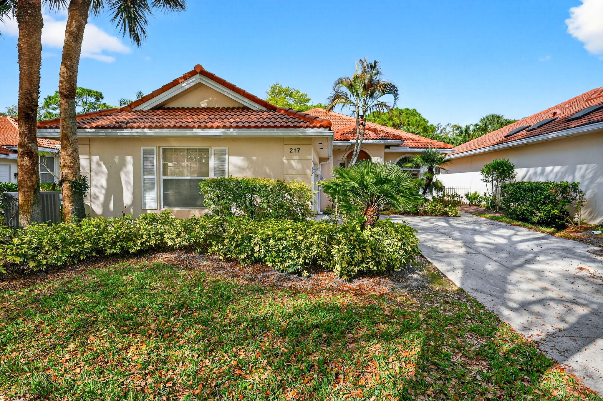 217 E Tall Oaks Circle
