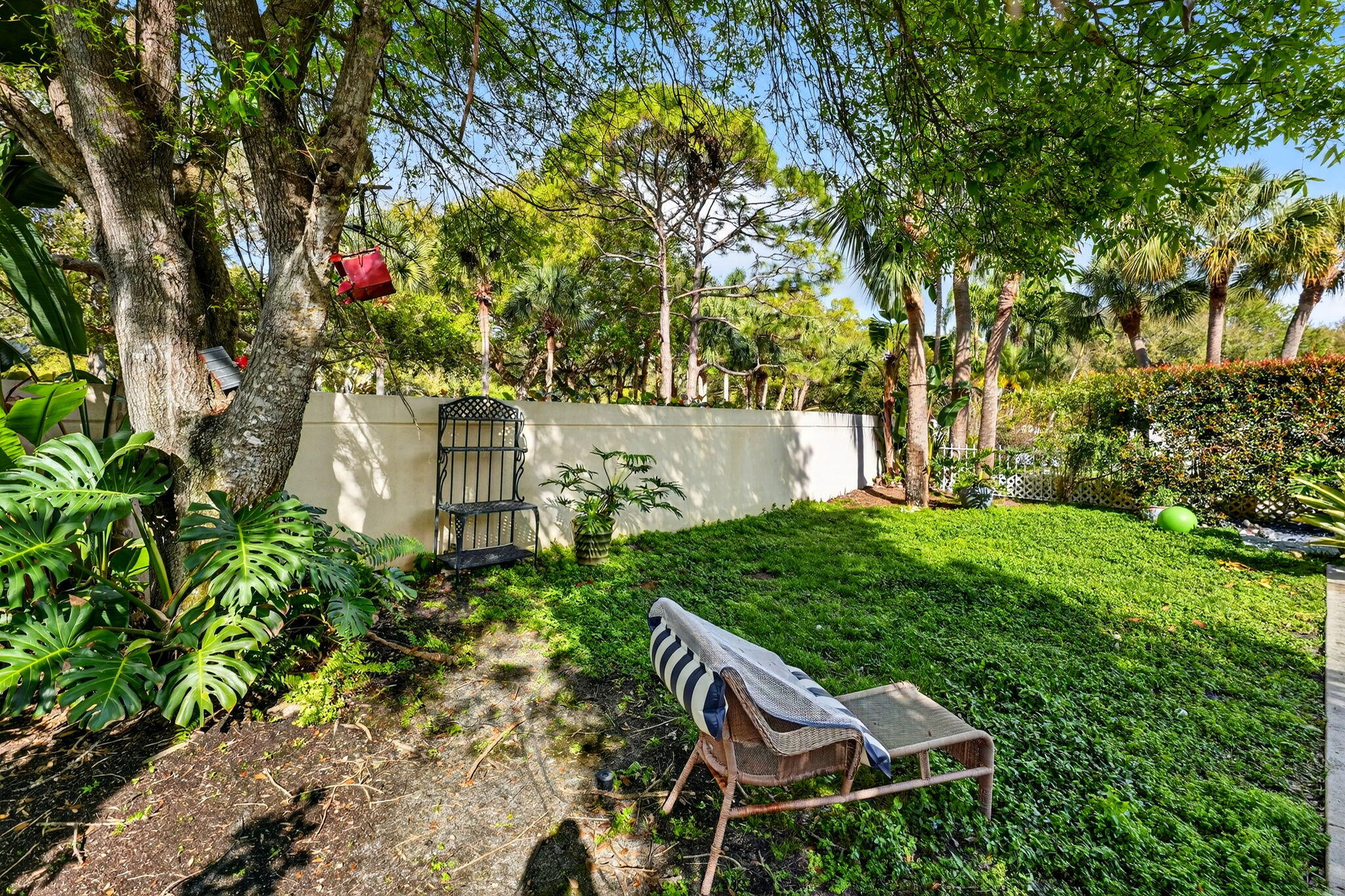 217 E Tall Oaks Circle