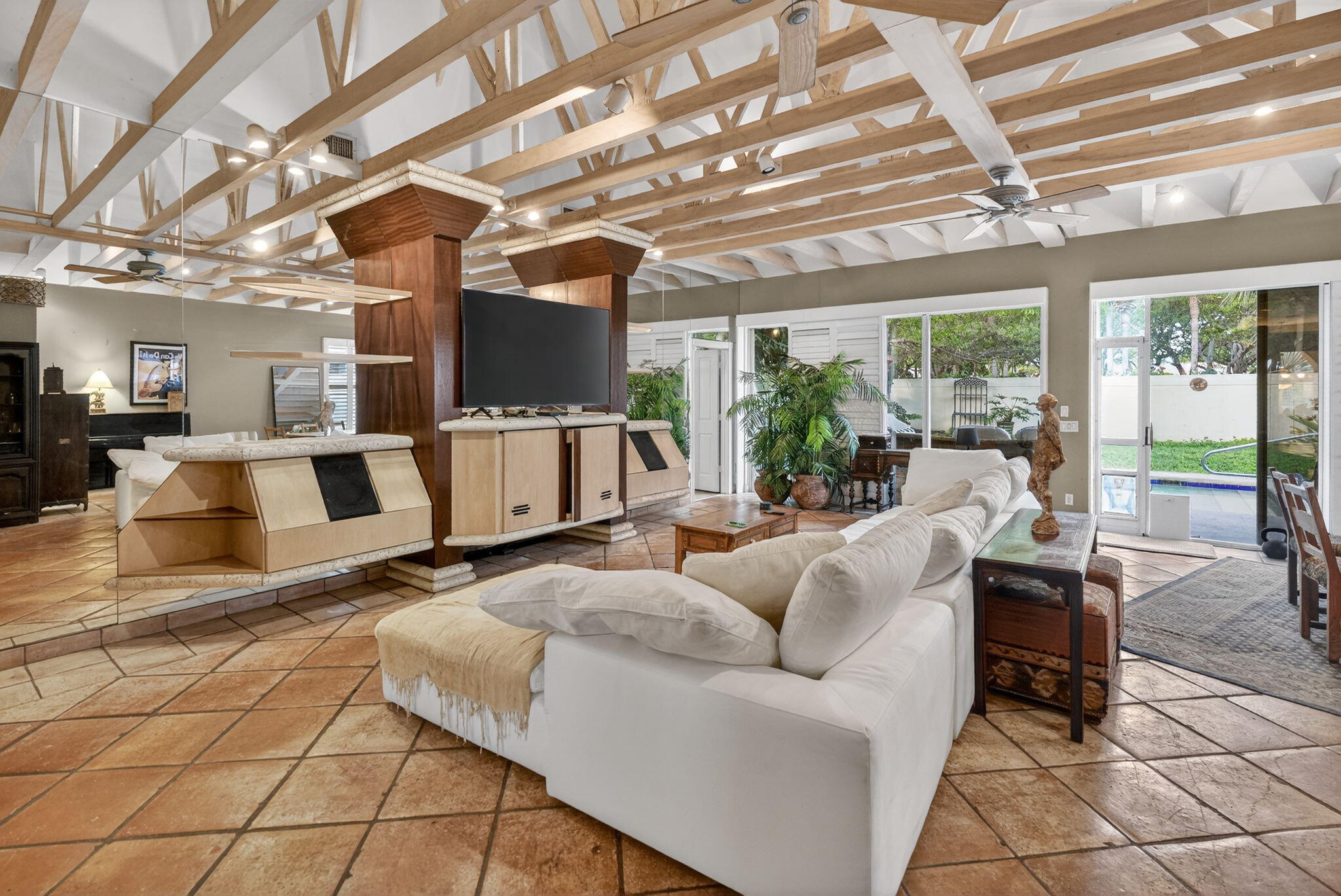 217 E Tall Oaks Circle