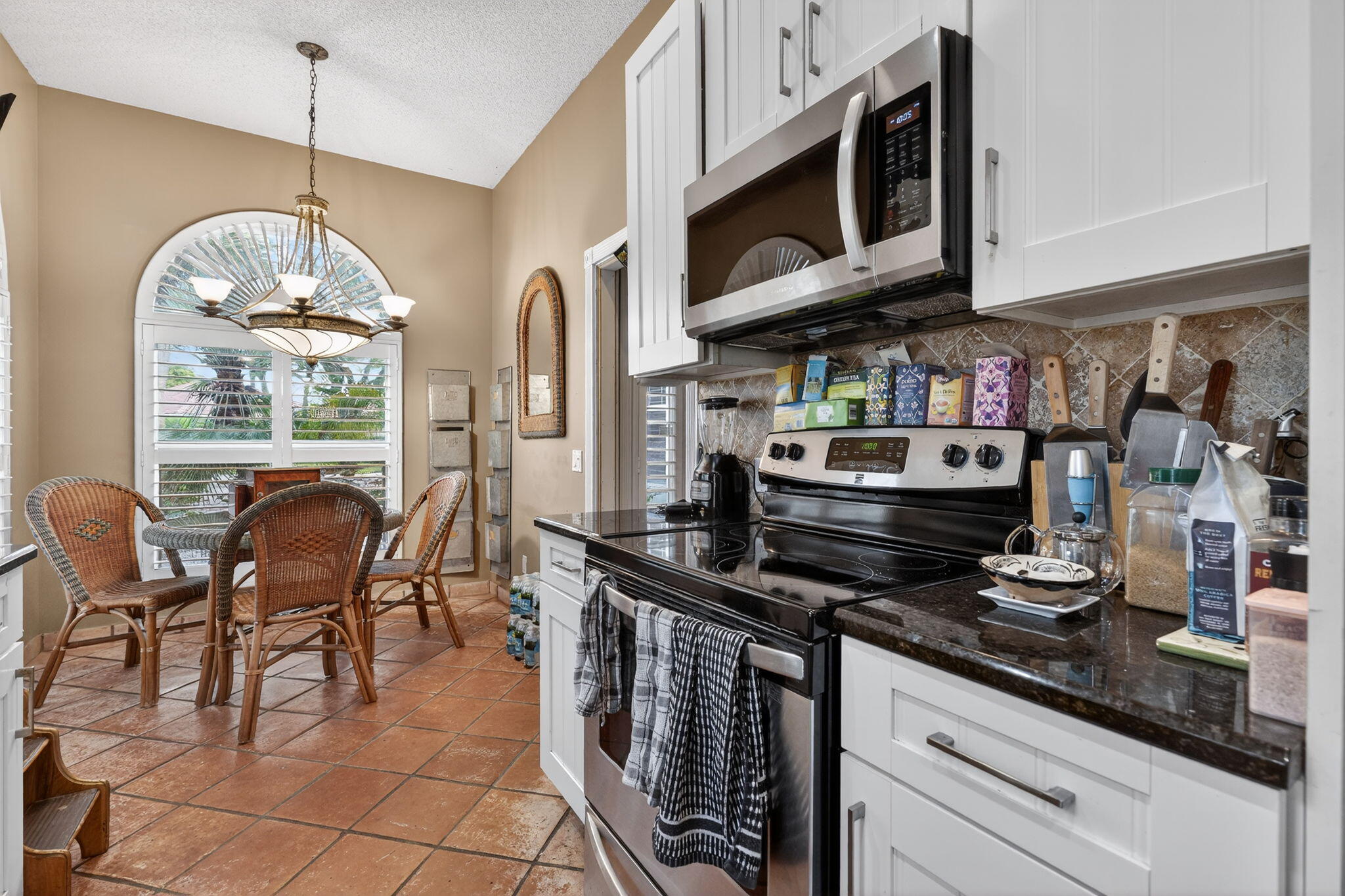217 E Tall Oaks Circle