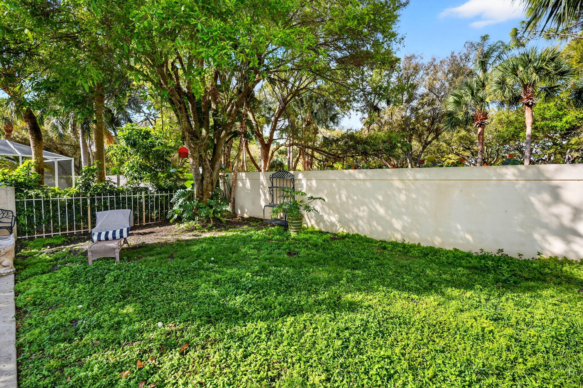 217 E Tall Oaks Circle