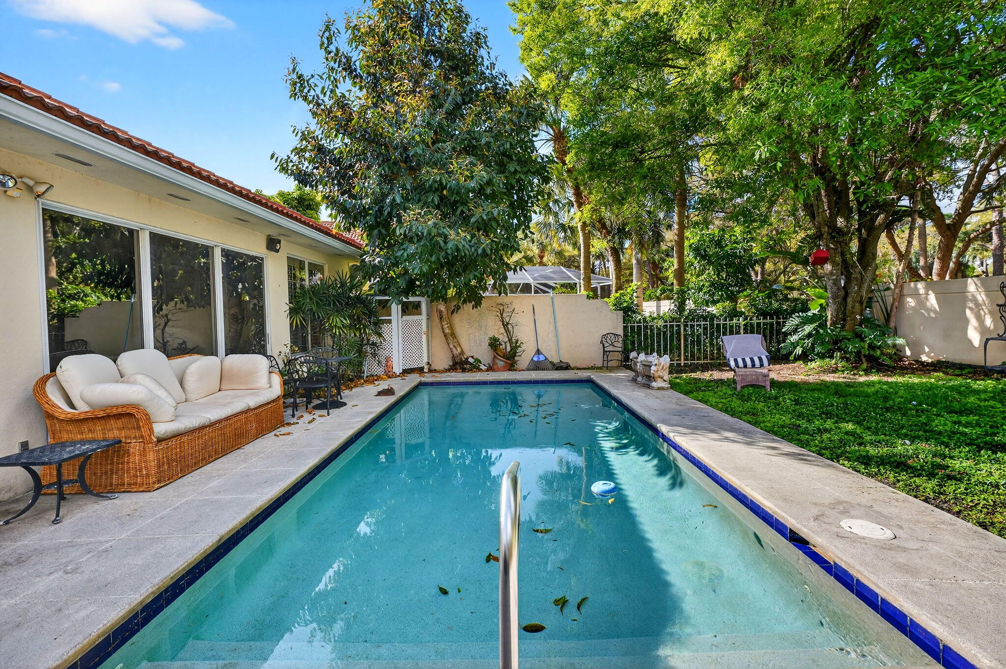 217 E Tall Oaks Circle