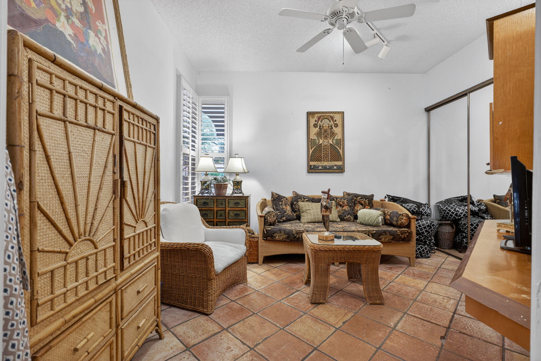 217 E Tall Oaks Circle