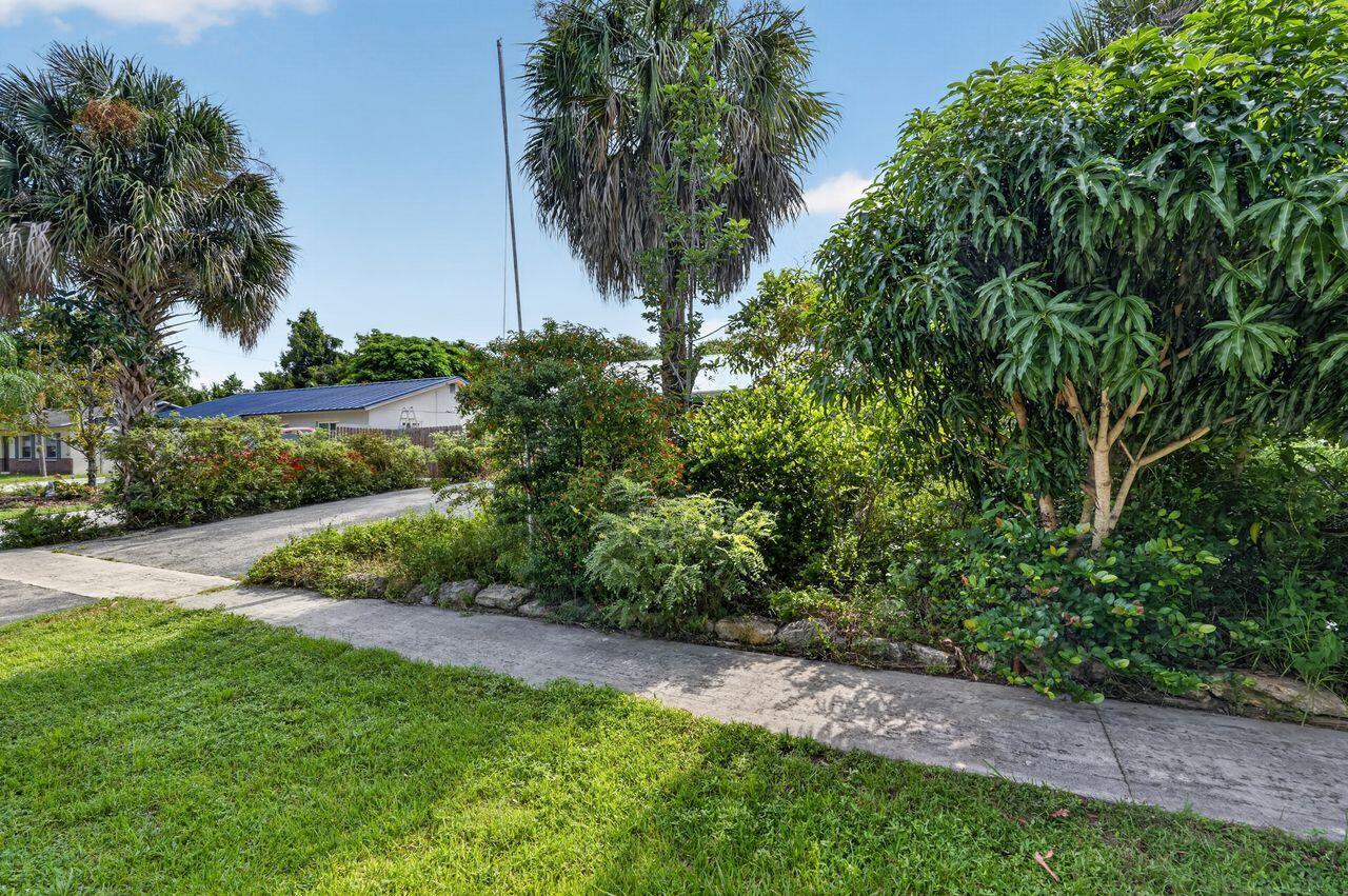 303 S Delaware Boulevard Jupiter Fl Us 33458 B26064482