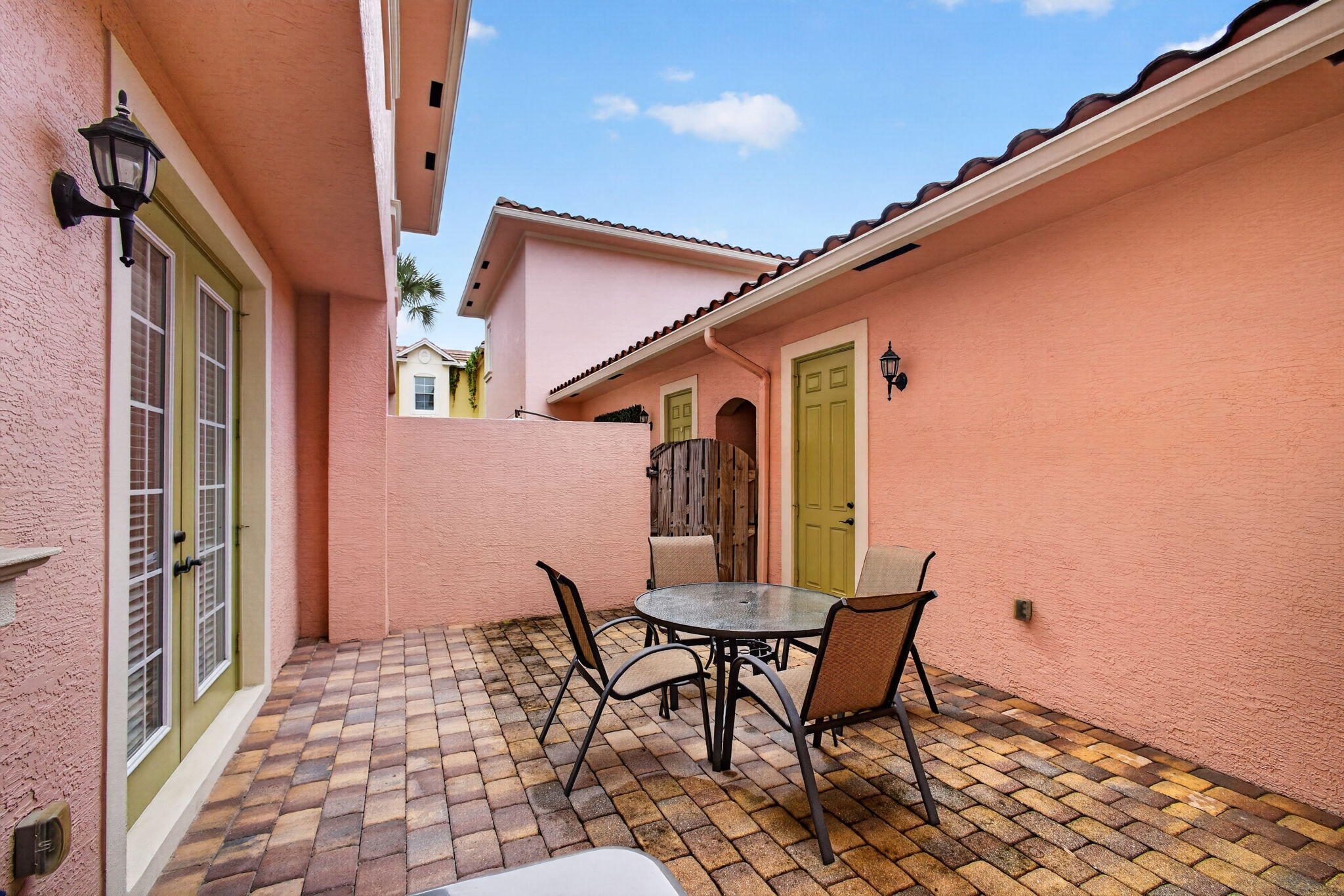 599 Dakota Drive