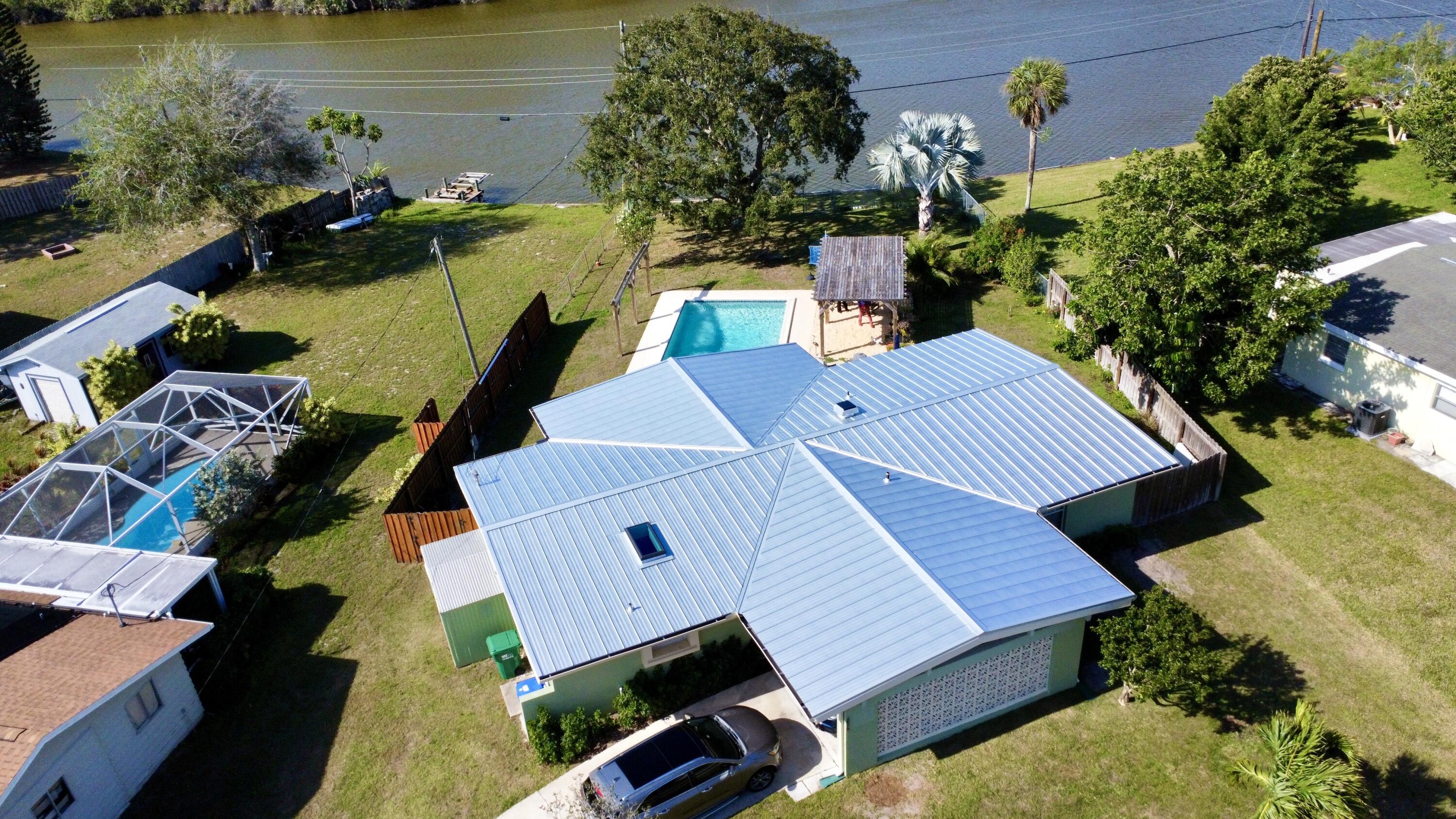 886 Schumann Drive