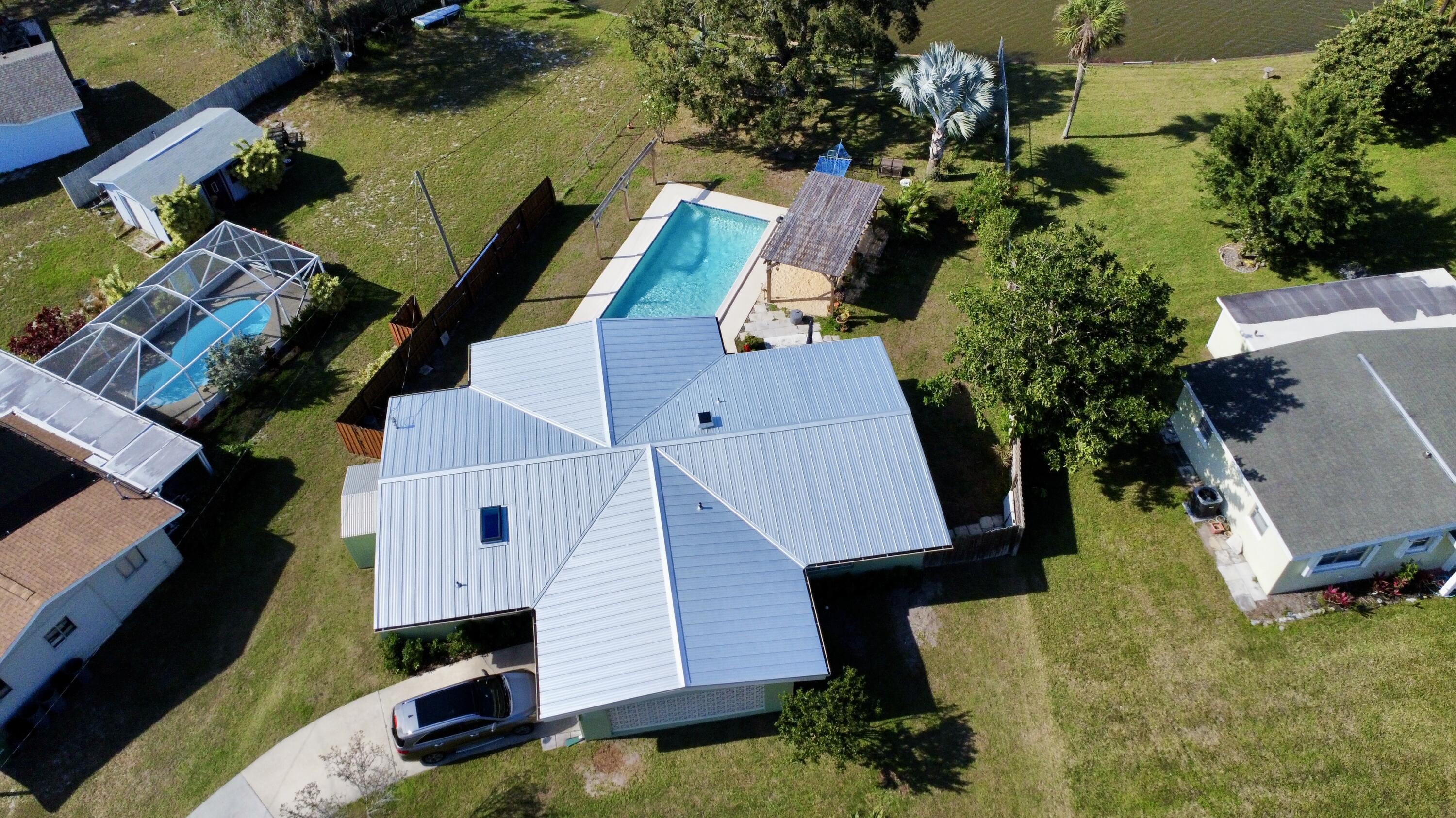 886 Schumann Drive