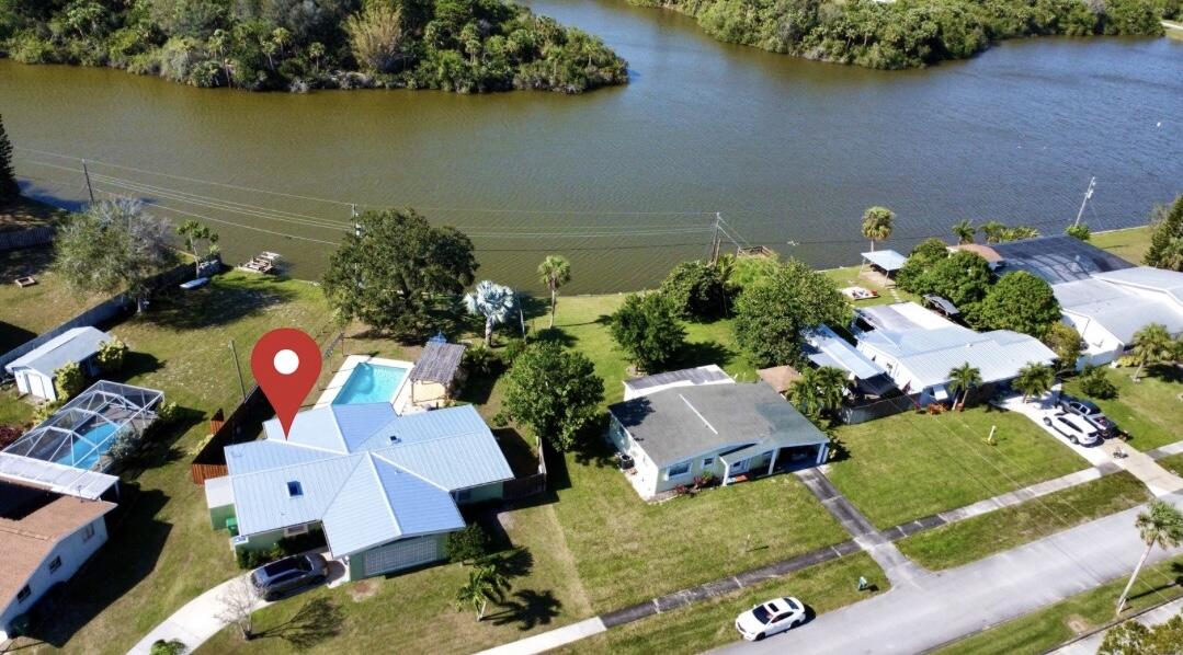 886 Schumann Drive
