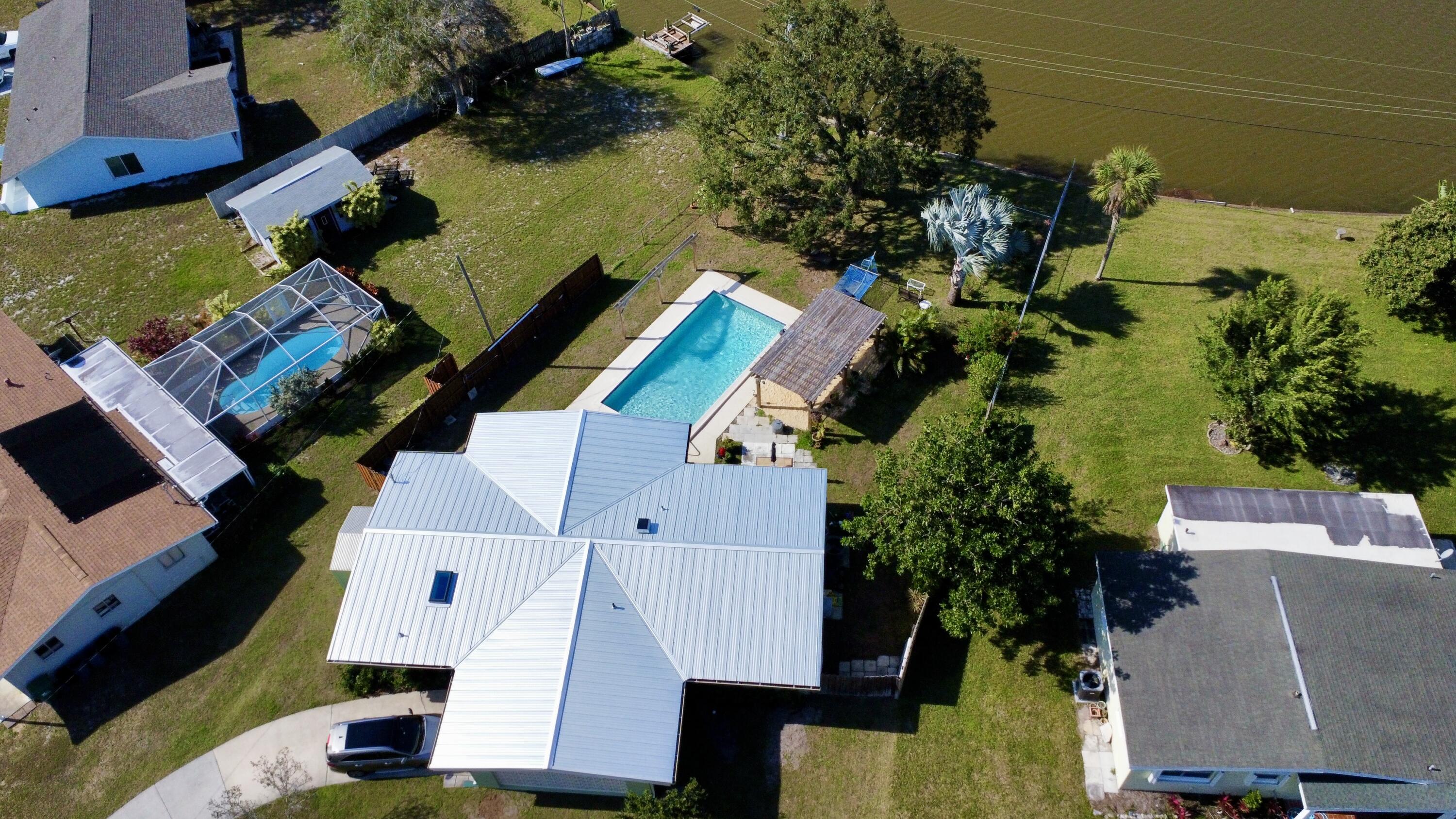 886 Schumann Drive