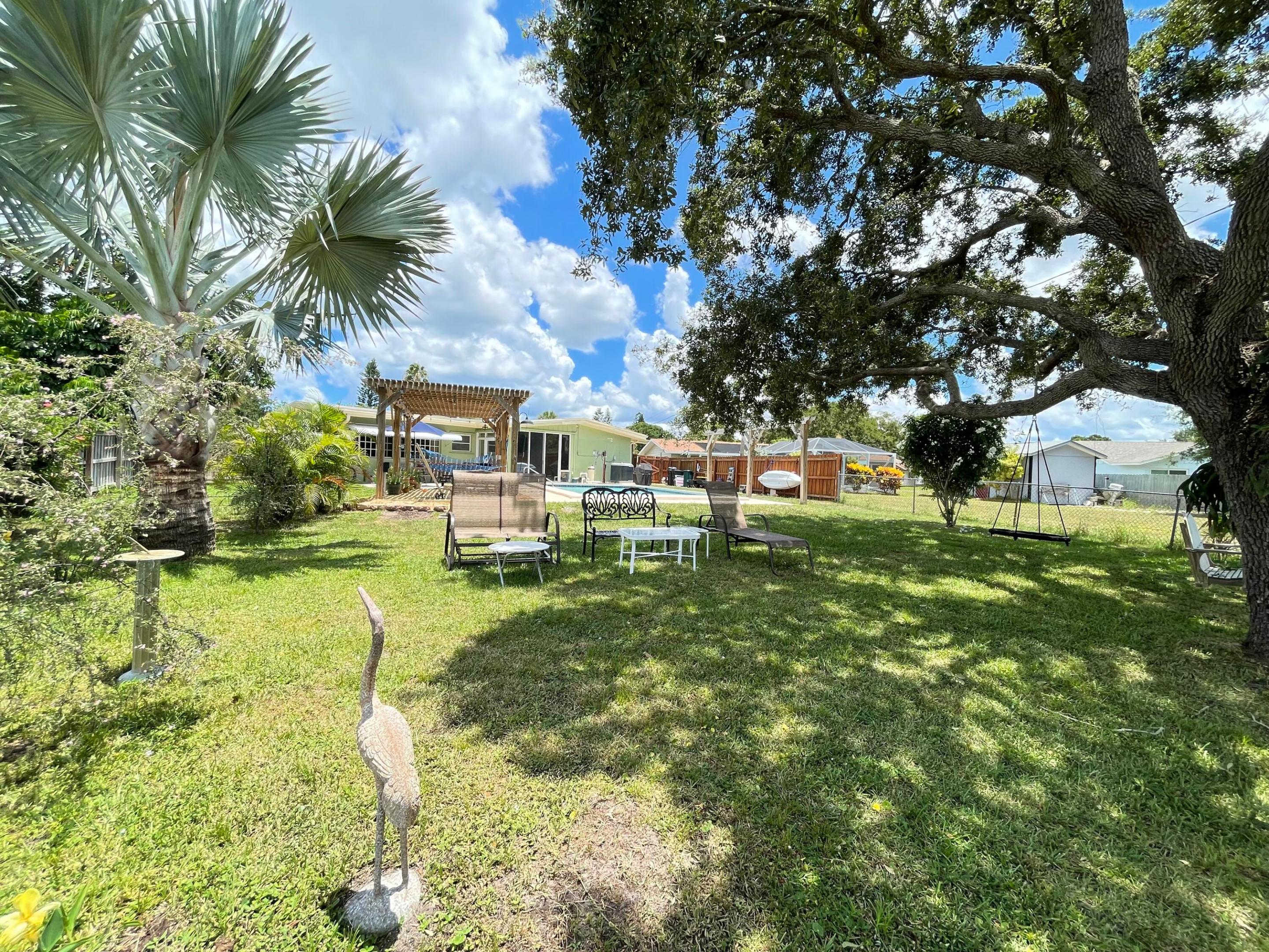 886 Schumann Drive