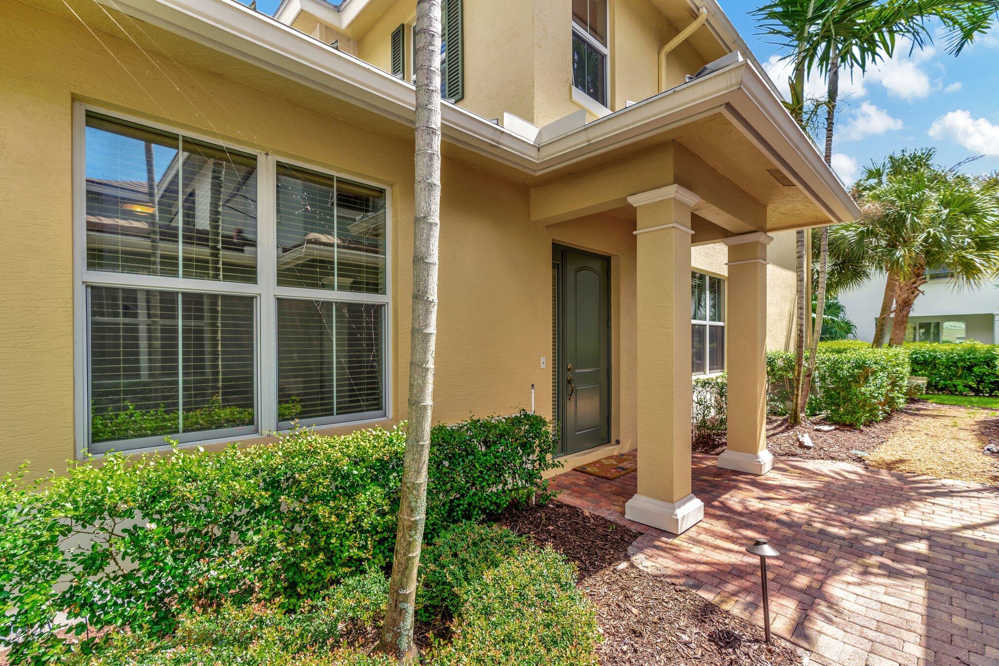 2132 Wells Place