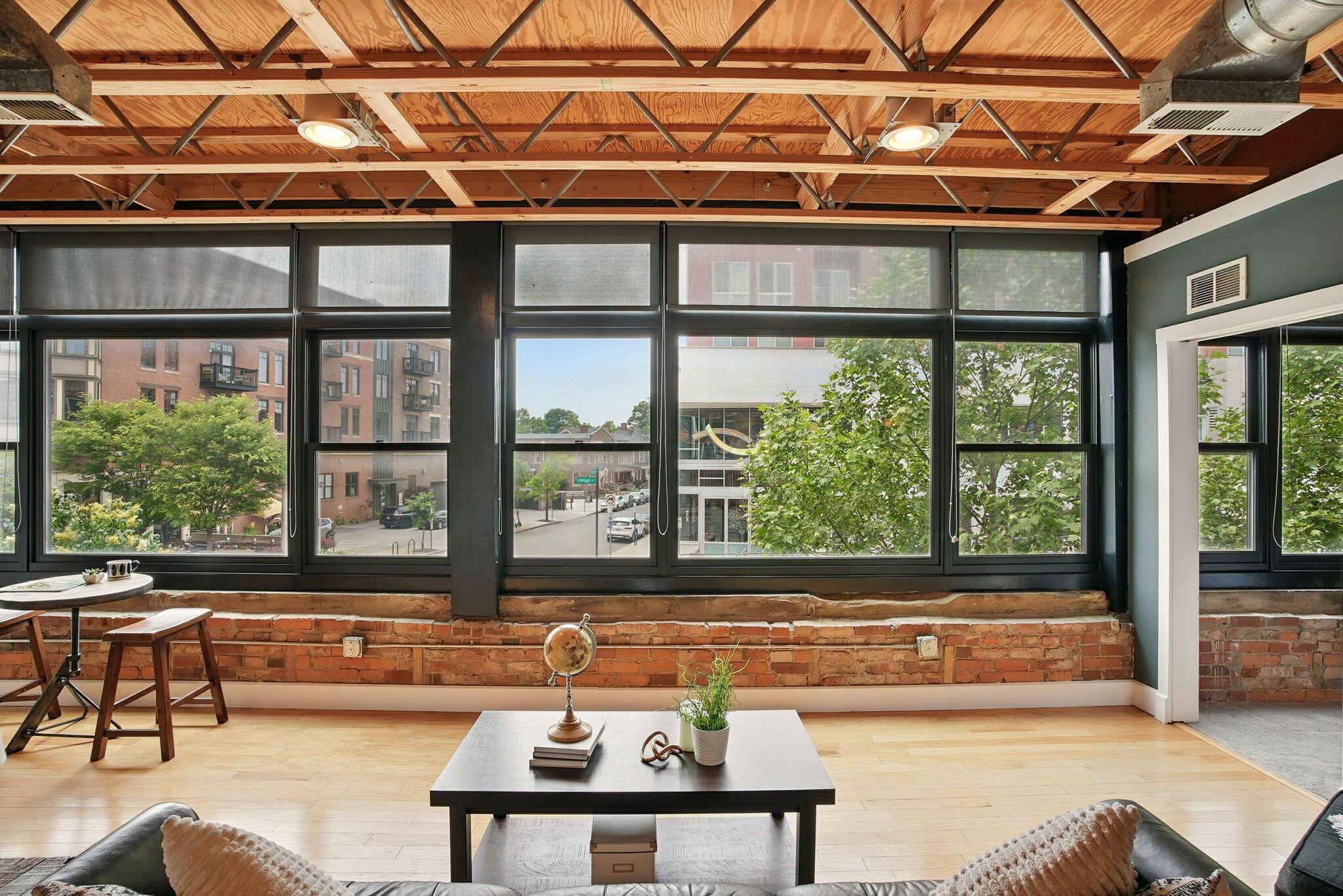 956 N High Street, Unit 2W