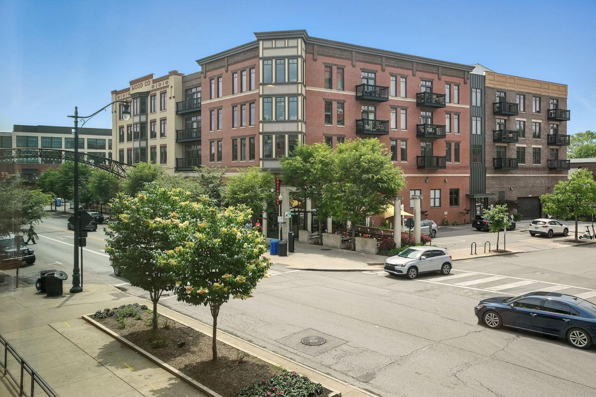 956 N High Street, Unit 2W