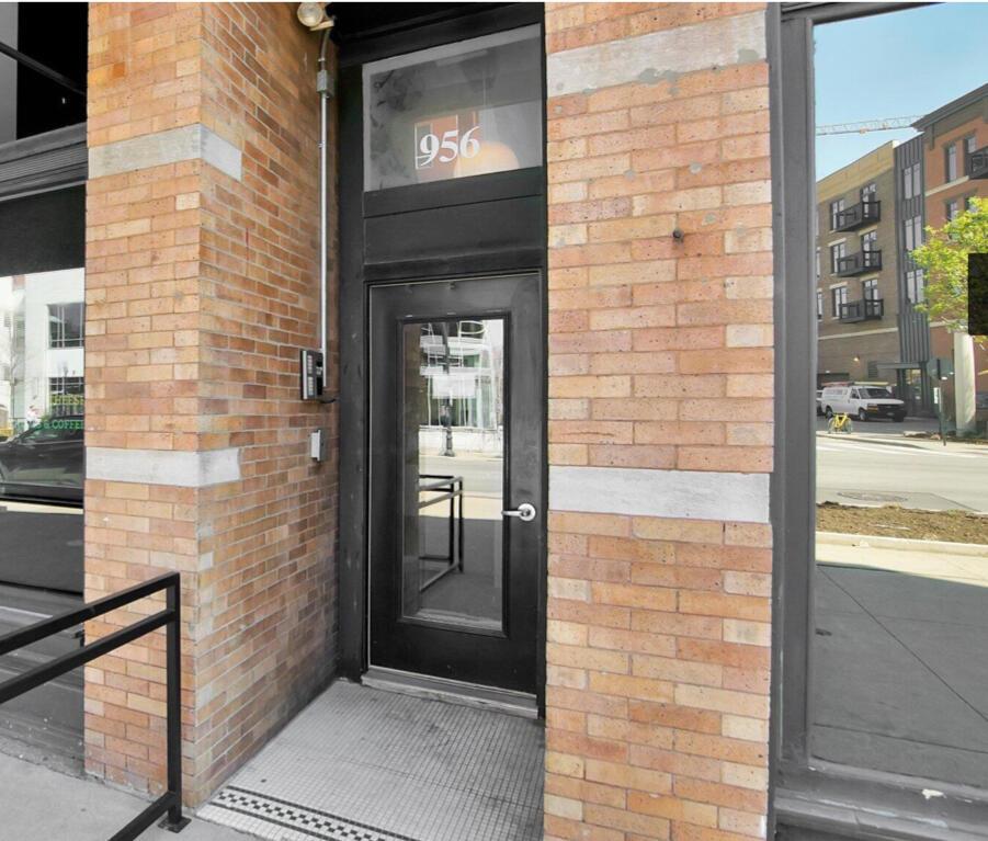 956 N High Street, Unit 2W