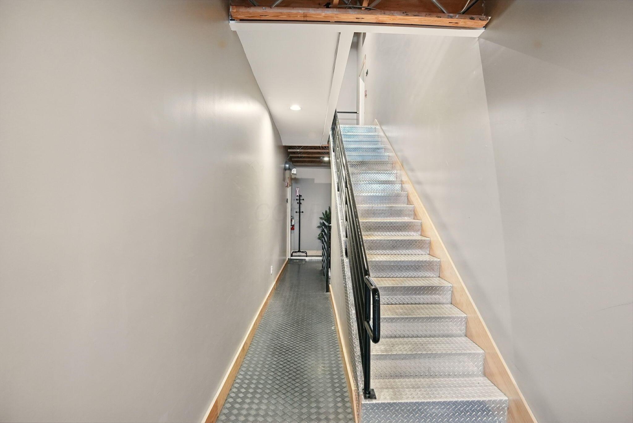 956 N High Street, Unit 2W