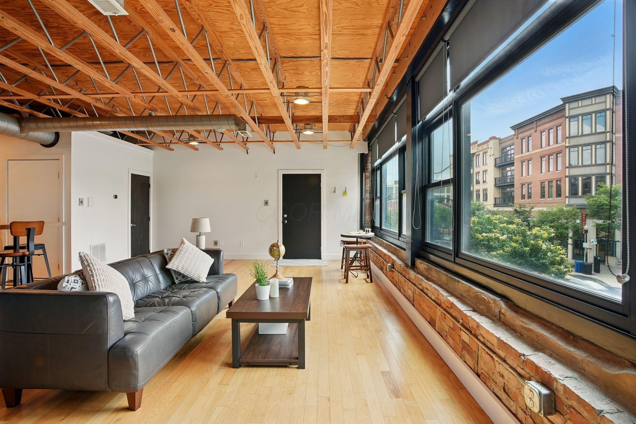 956 N High Street, Unit 2W