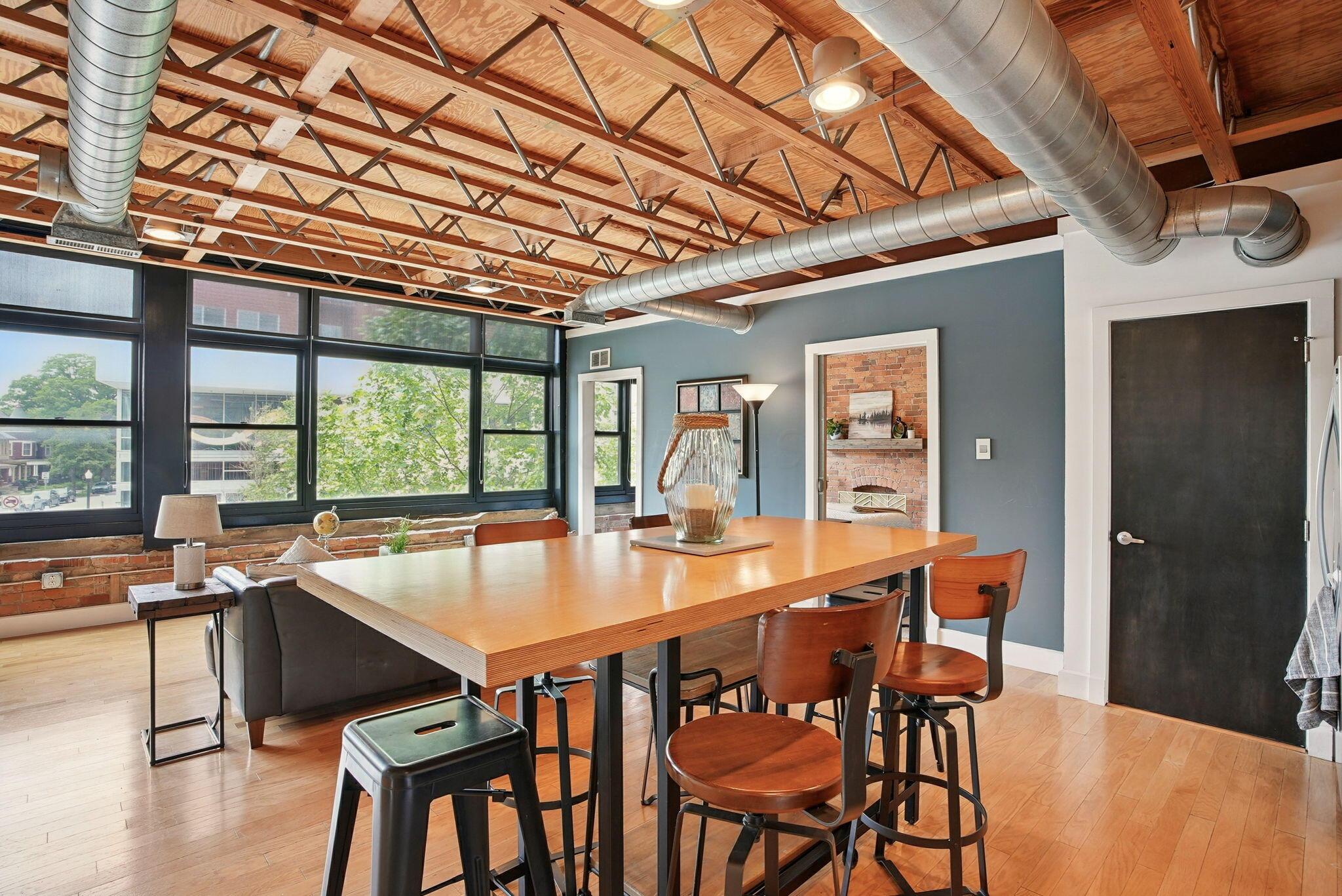 956 N High Street, Unit 2W