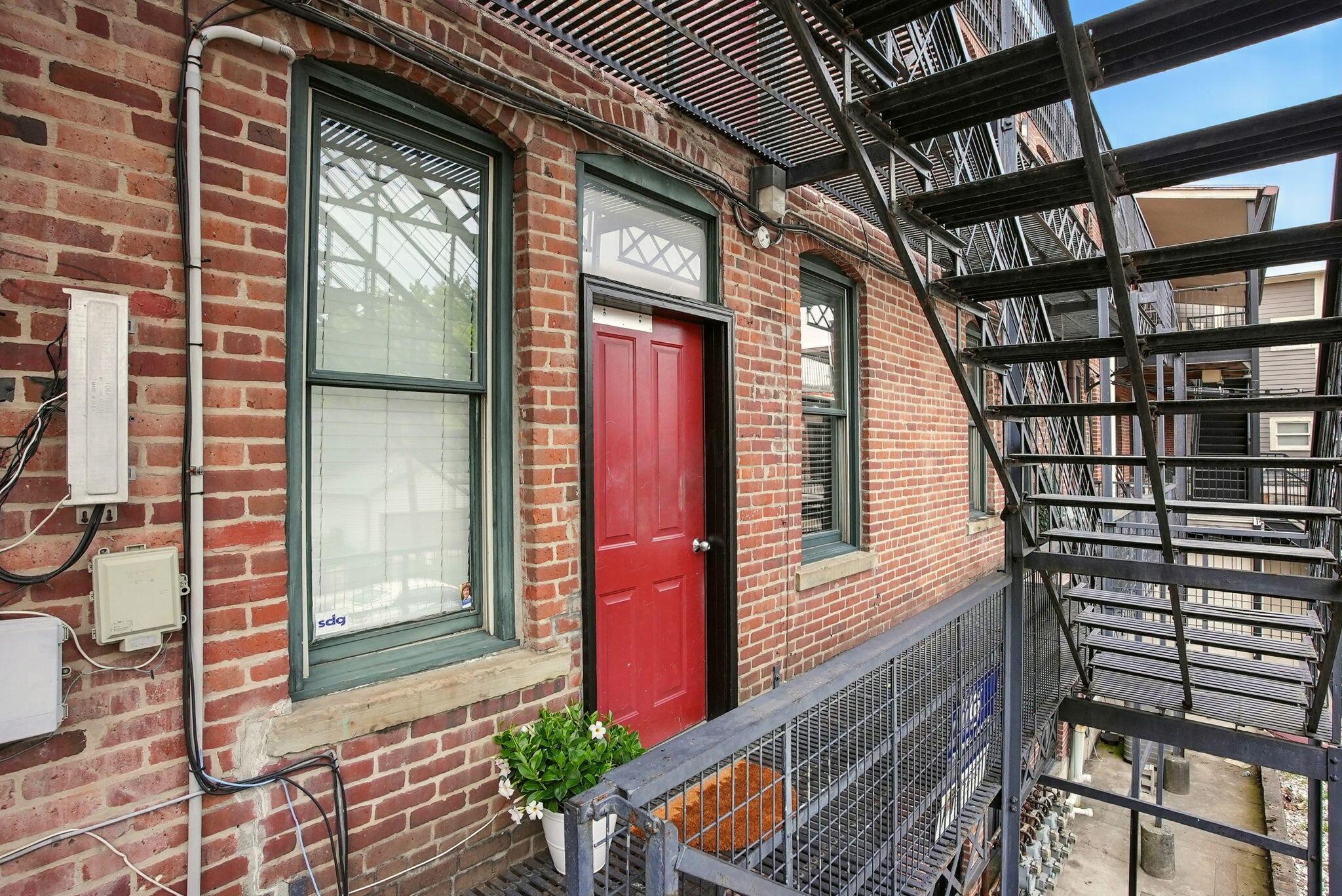 956 N High Street, Unit 2W