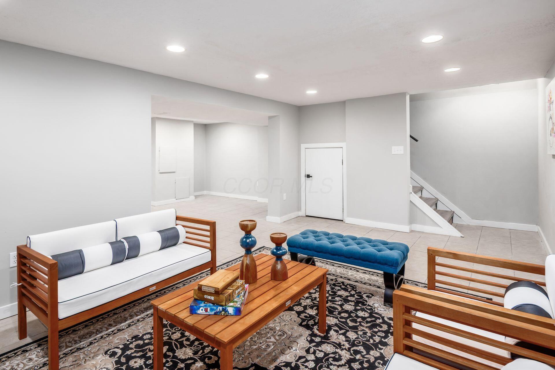 1212 Tillicum Drive