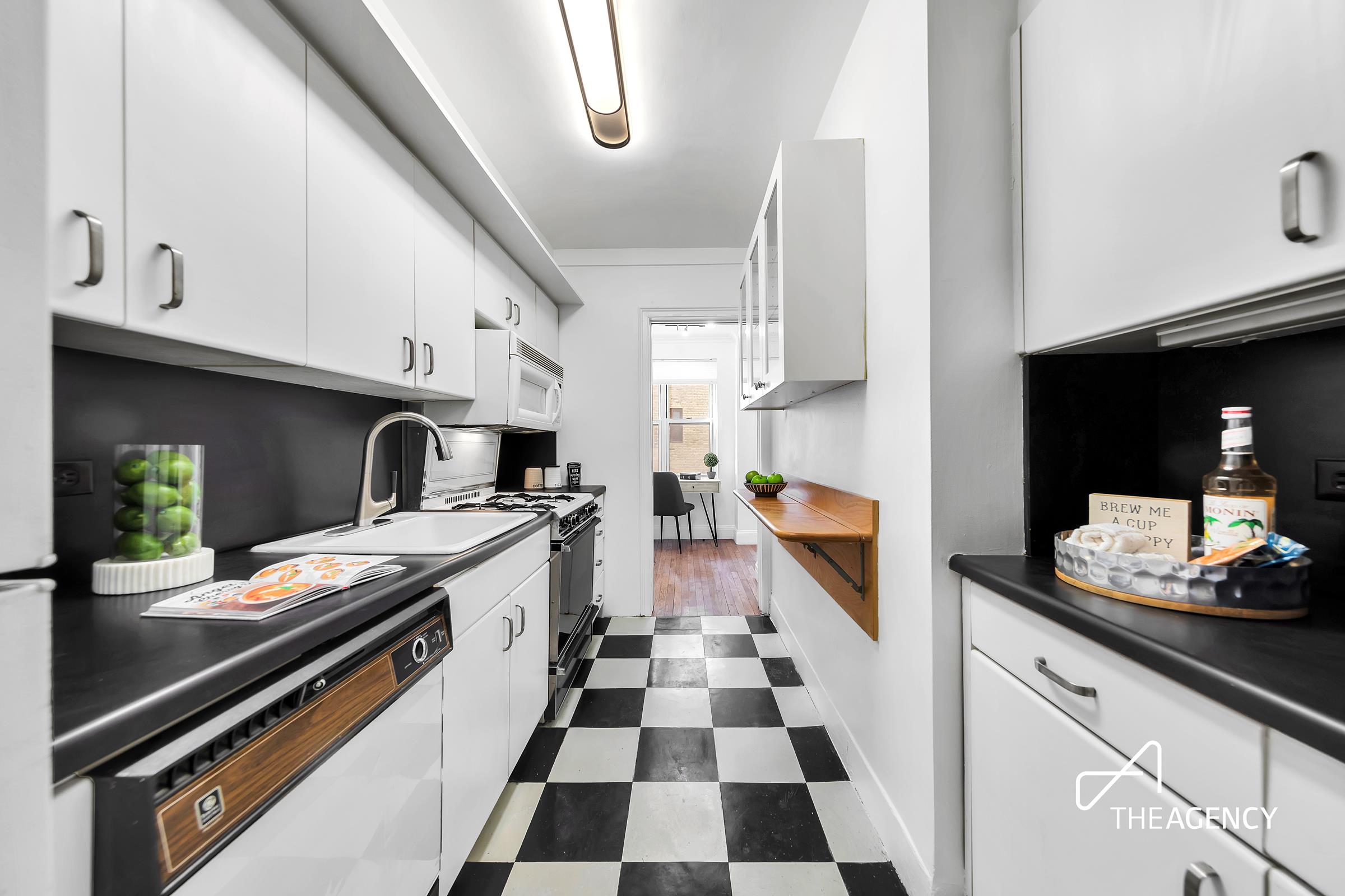 424 E 52nd Street 5-E