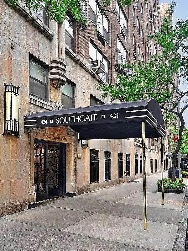 424 E 52nd Street 5-E