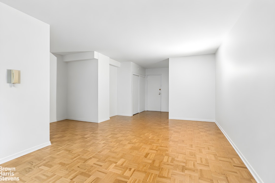 63 E 9TH Street 4D