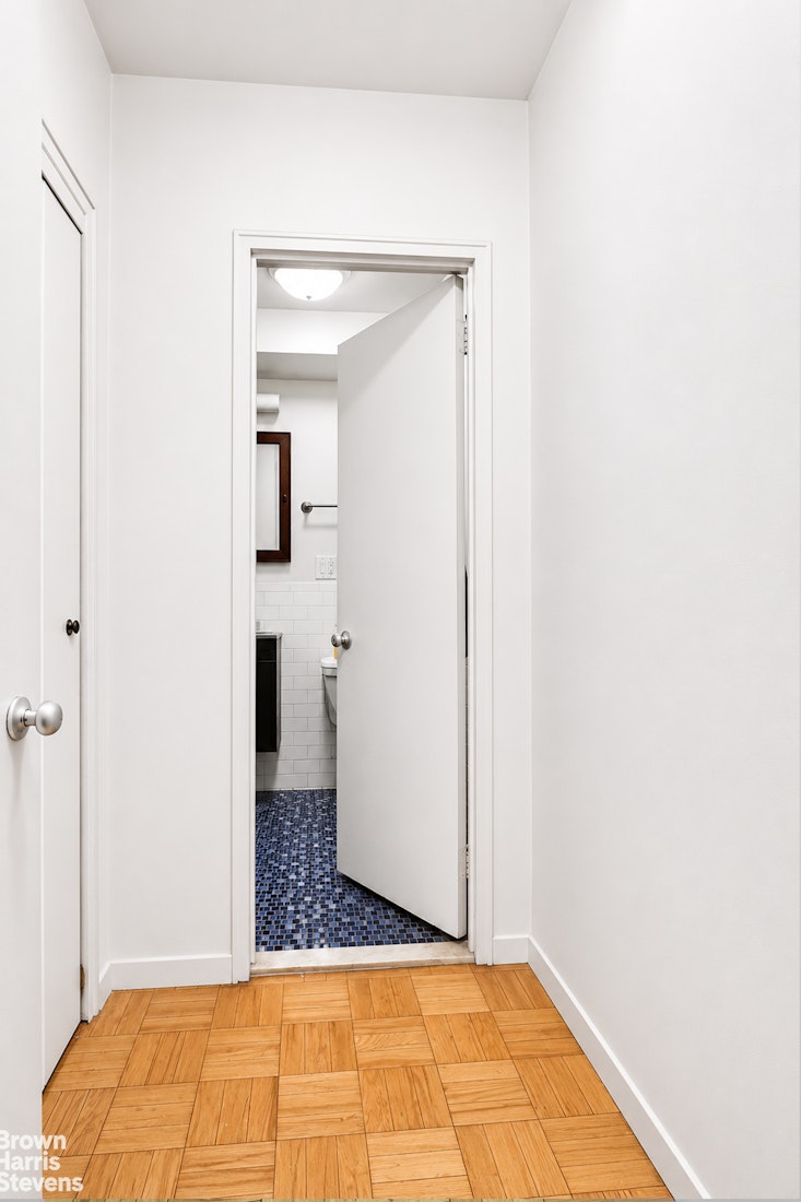 63 E 9TH Street 4D