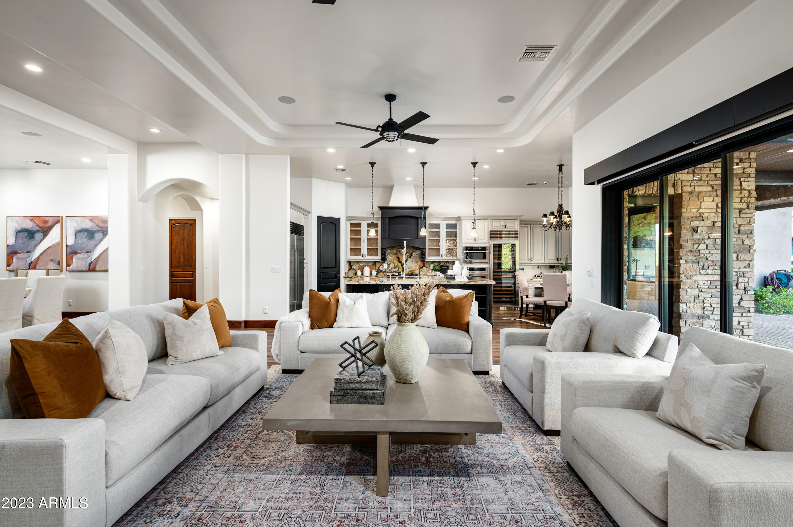 2026 E AVENIDA DEL VALLE Court