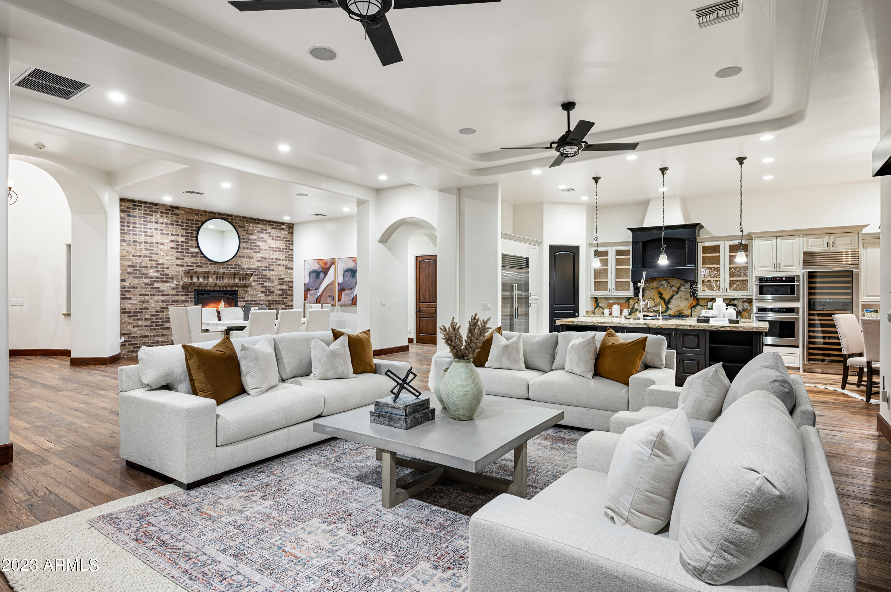 2026 E AVENIDA DEL VALLE Court